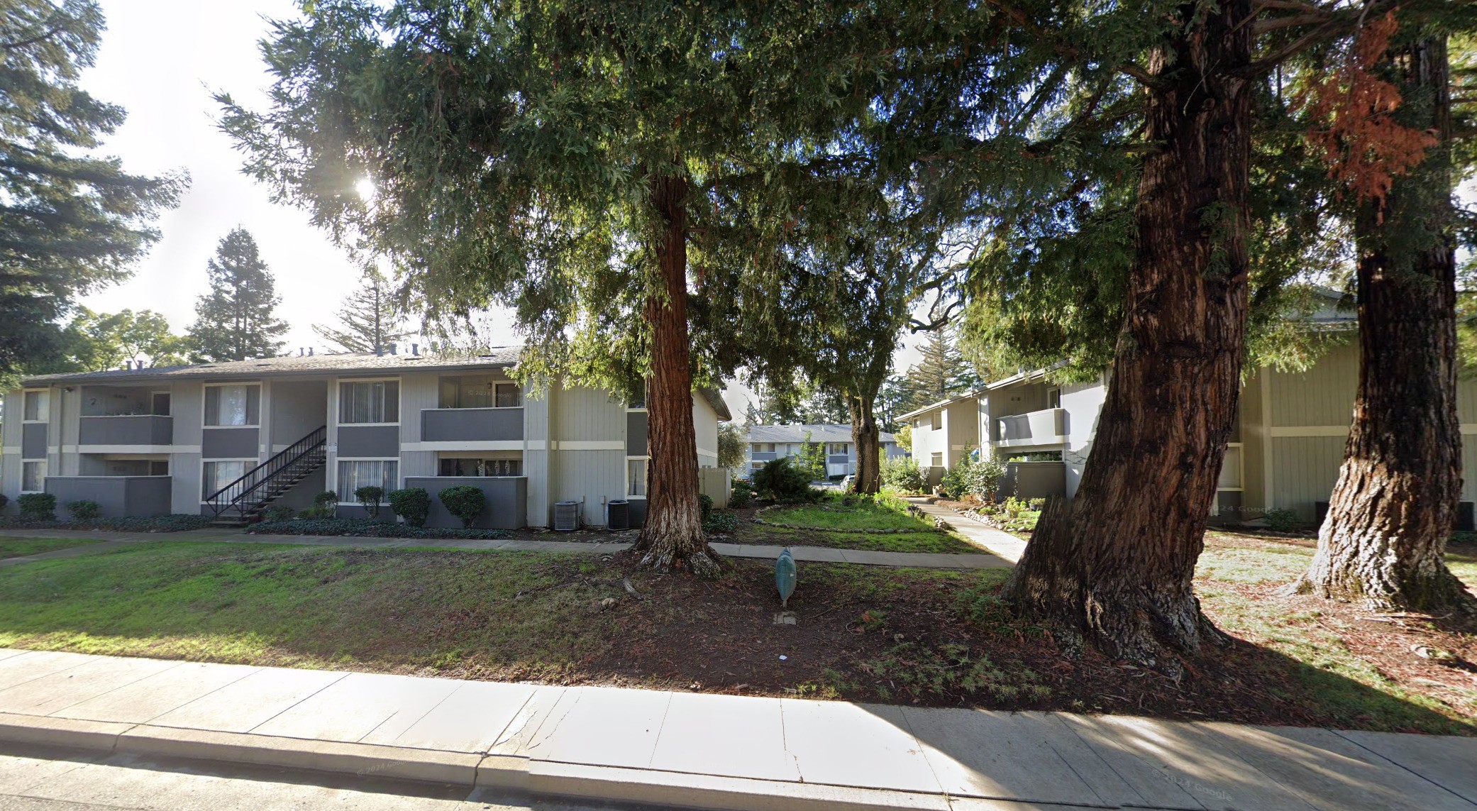 1650 Forest Ave Property Photo 5