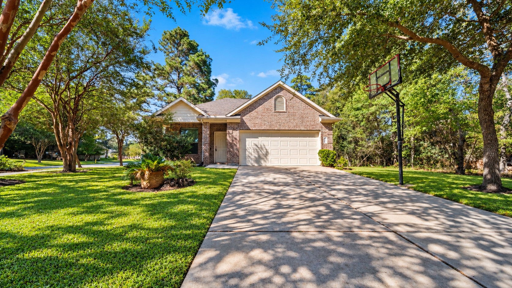 11246 Glenforest Drive Property Photo 1