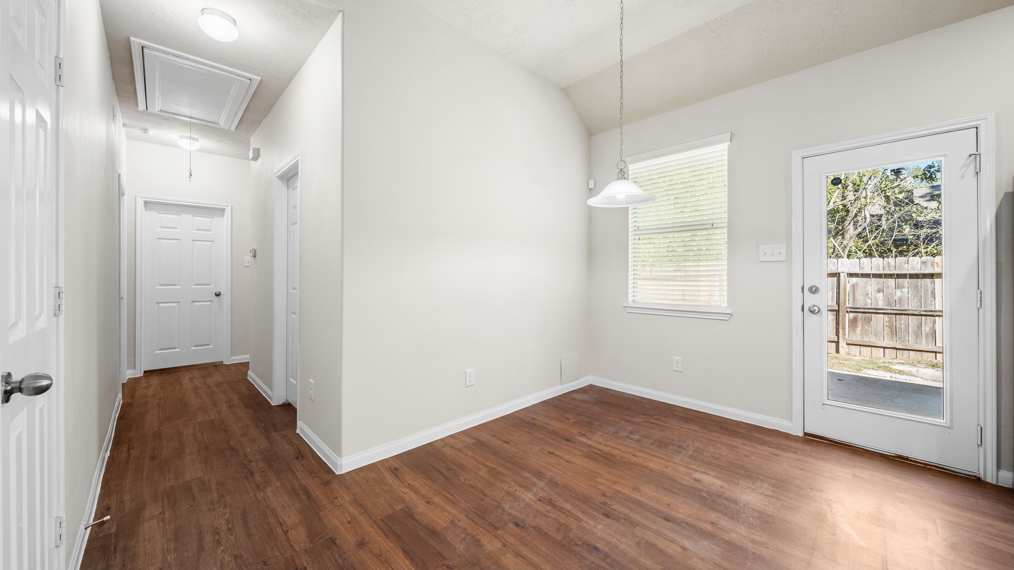 11246 Glenforest Drive Property Photo 12