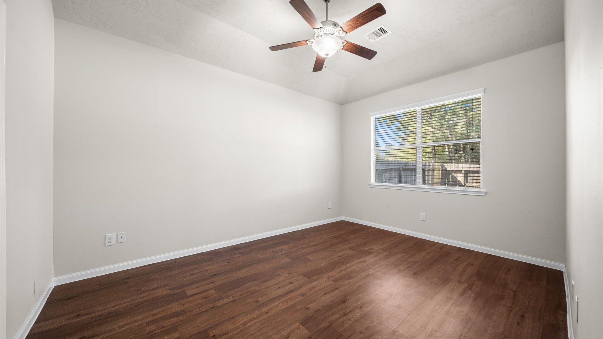11246 Glenforest Drive Property Photo 13