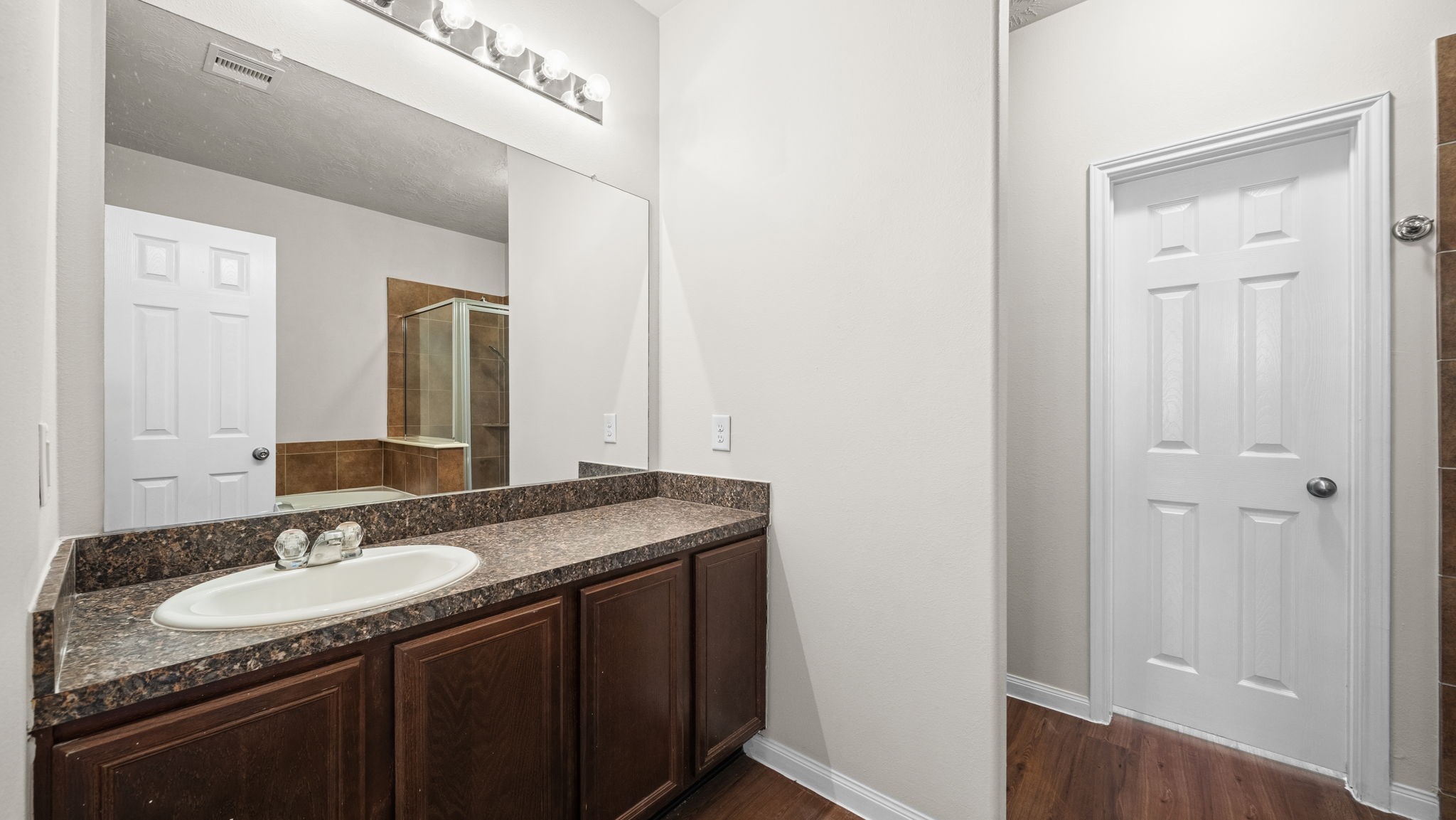 11246 Glenforest Drive Property Photo 15