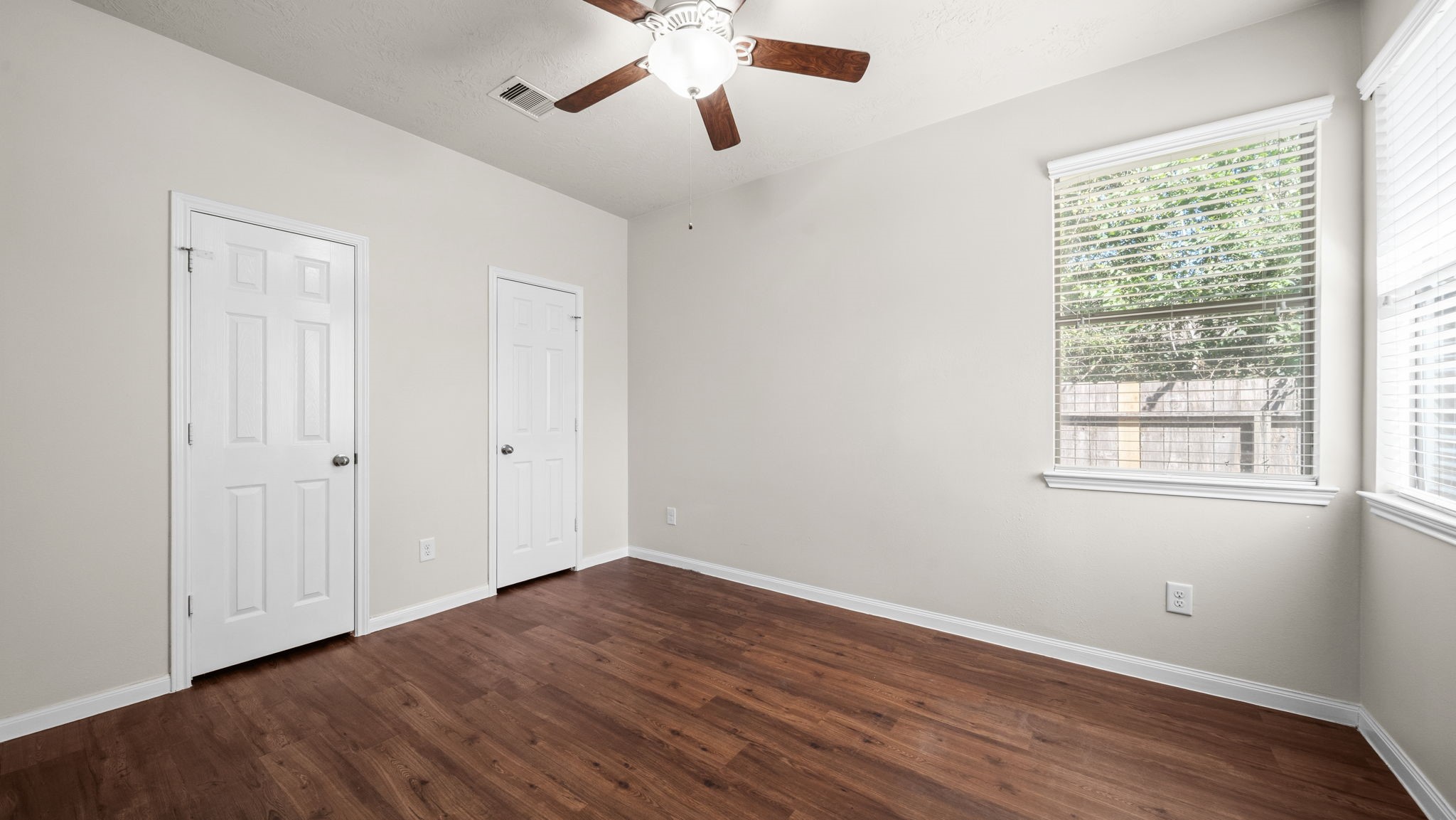11246 Glenforest Drive Property Photo 17