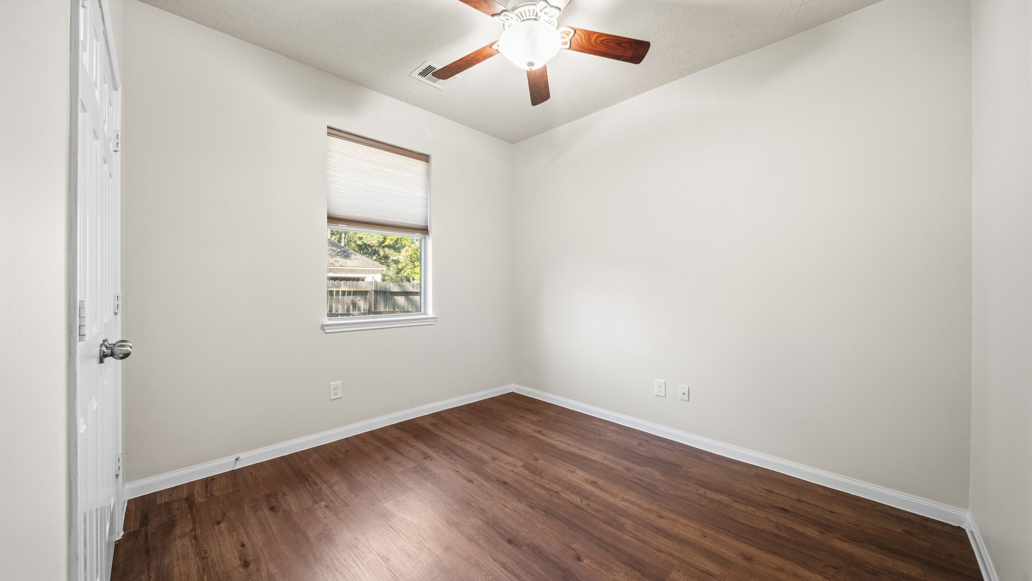 11246 Glenforest Drive Property Photo 18