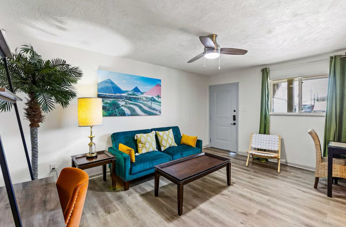 2002 27th Street Property Photo 3