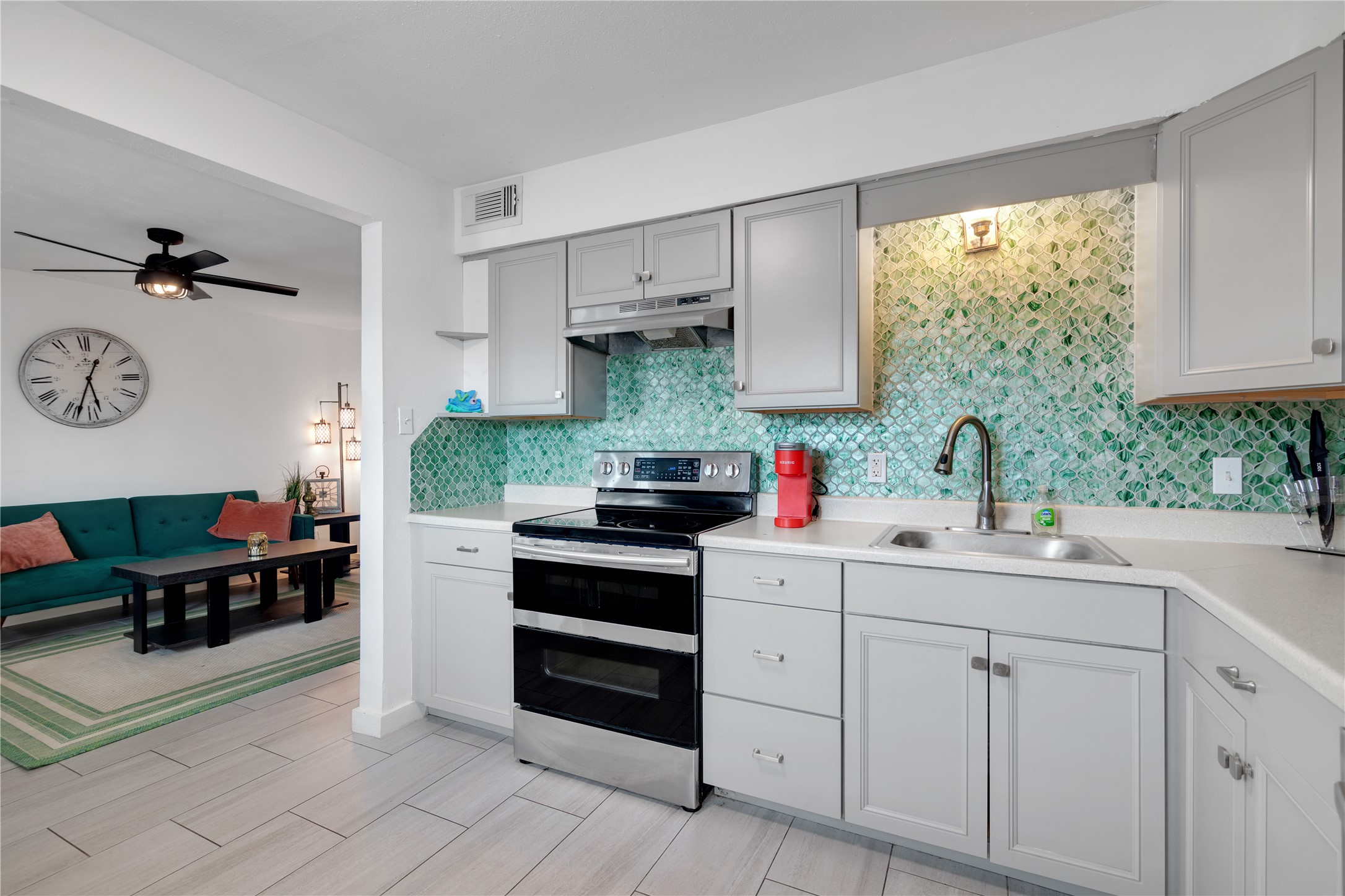 2002 27th Street Property Photo 4