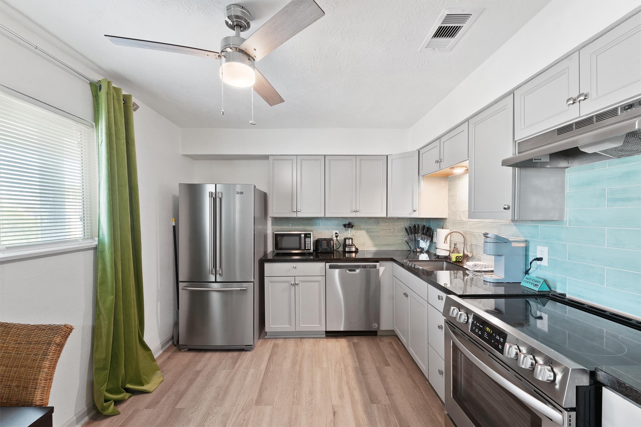 2002 27th Street Property Photo 9