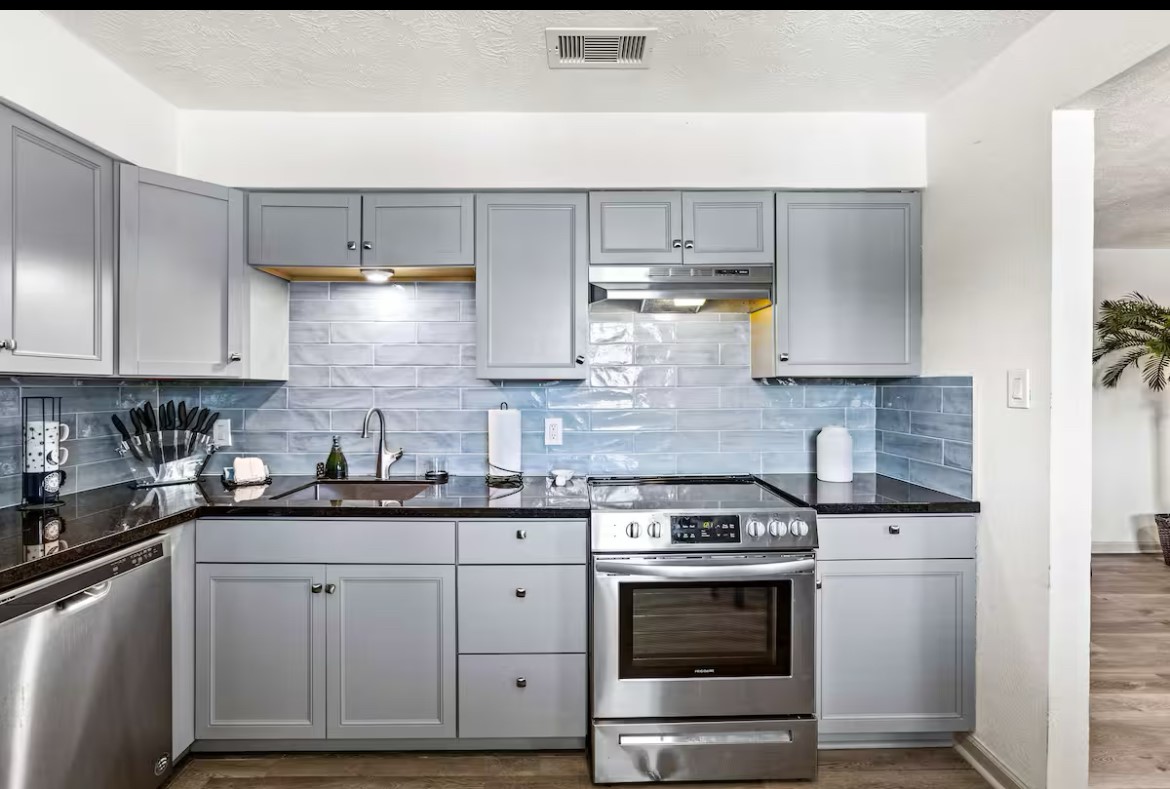 2002 27th Street Property Photo 17