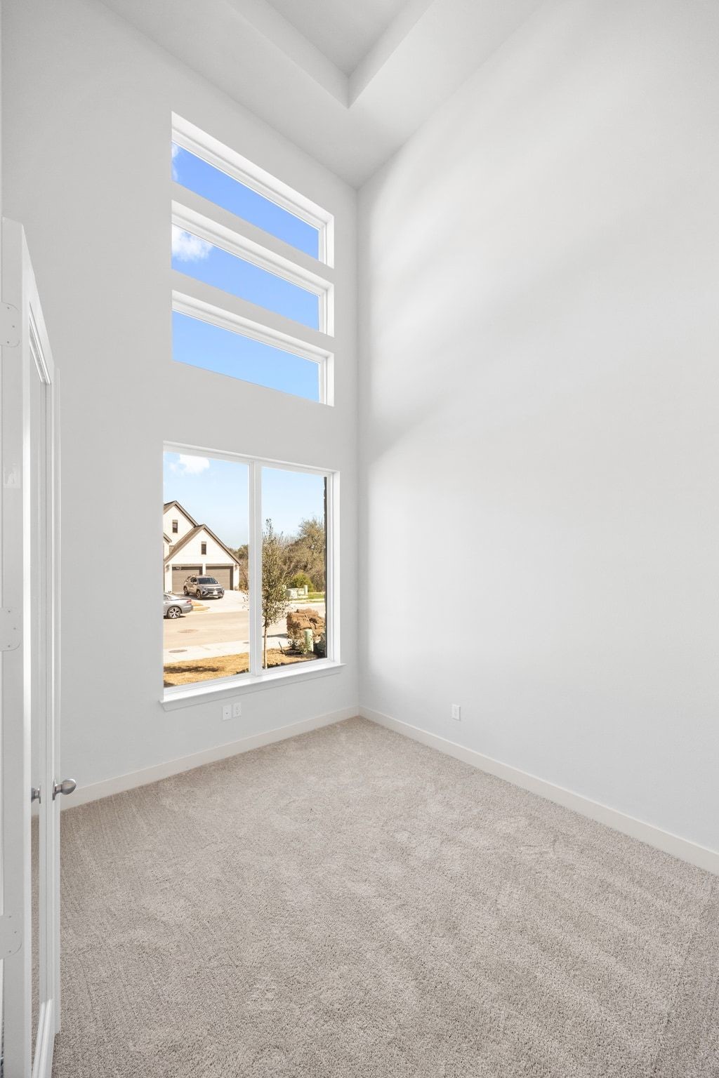 10611 Dina Yellow Drive Property Photo 14