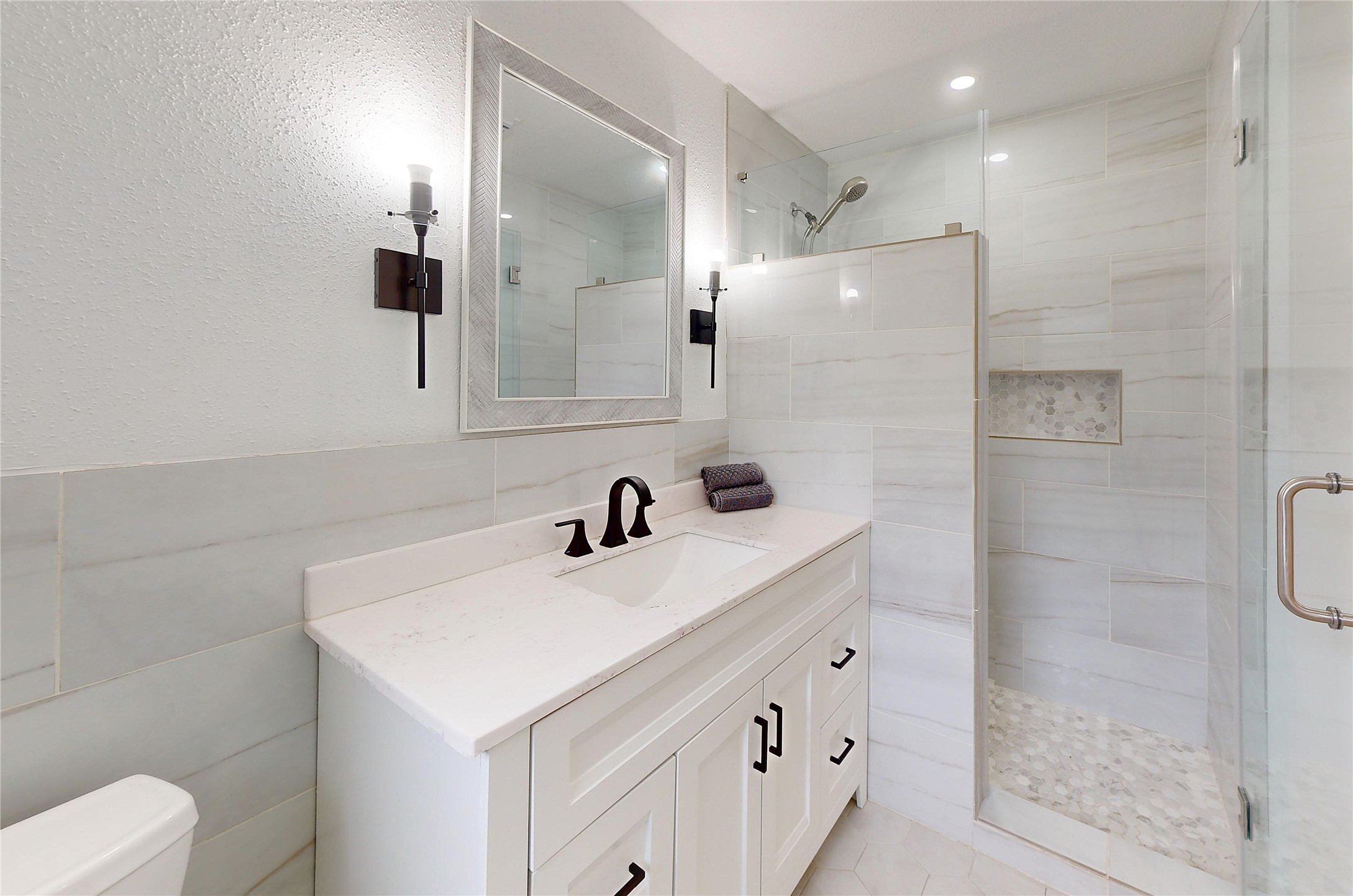 8515 Mullins Drive Property Photo 14