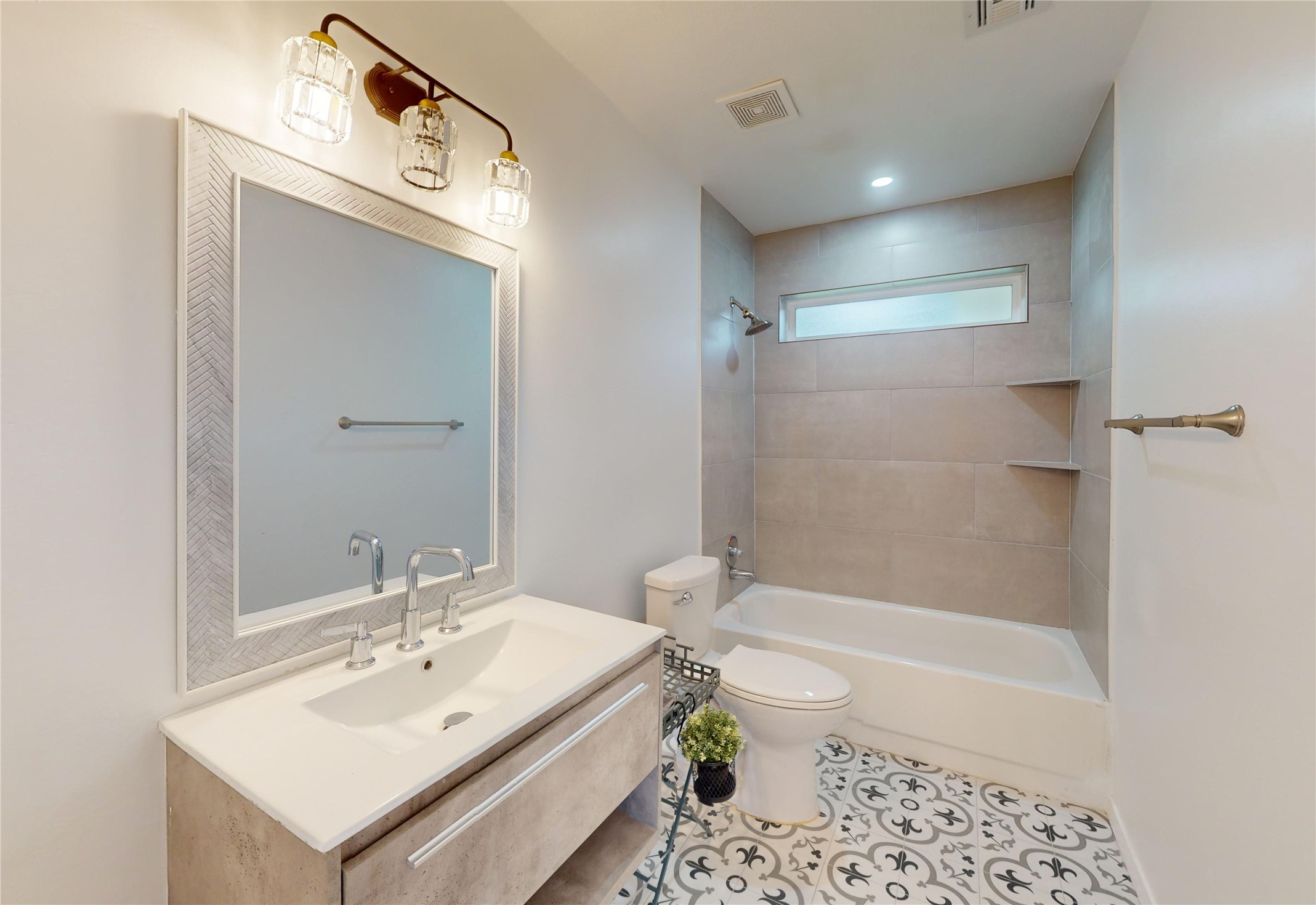 8515 Mullins Drive Property Photo 17