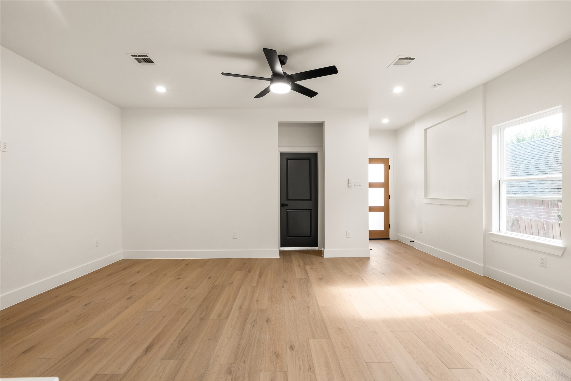 5321 Rue Street Property Photo 5