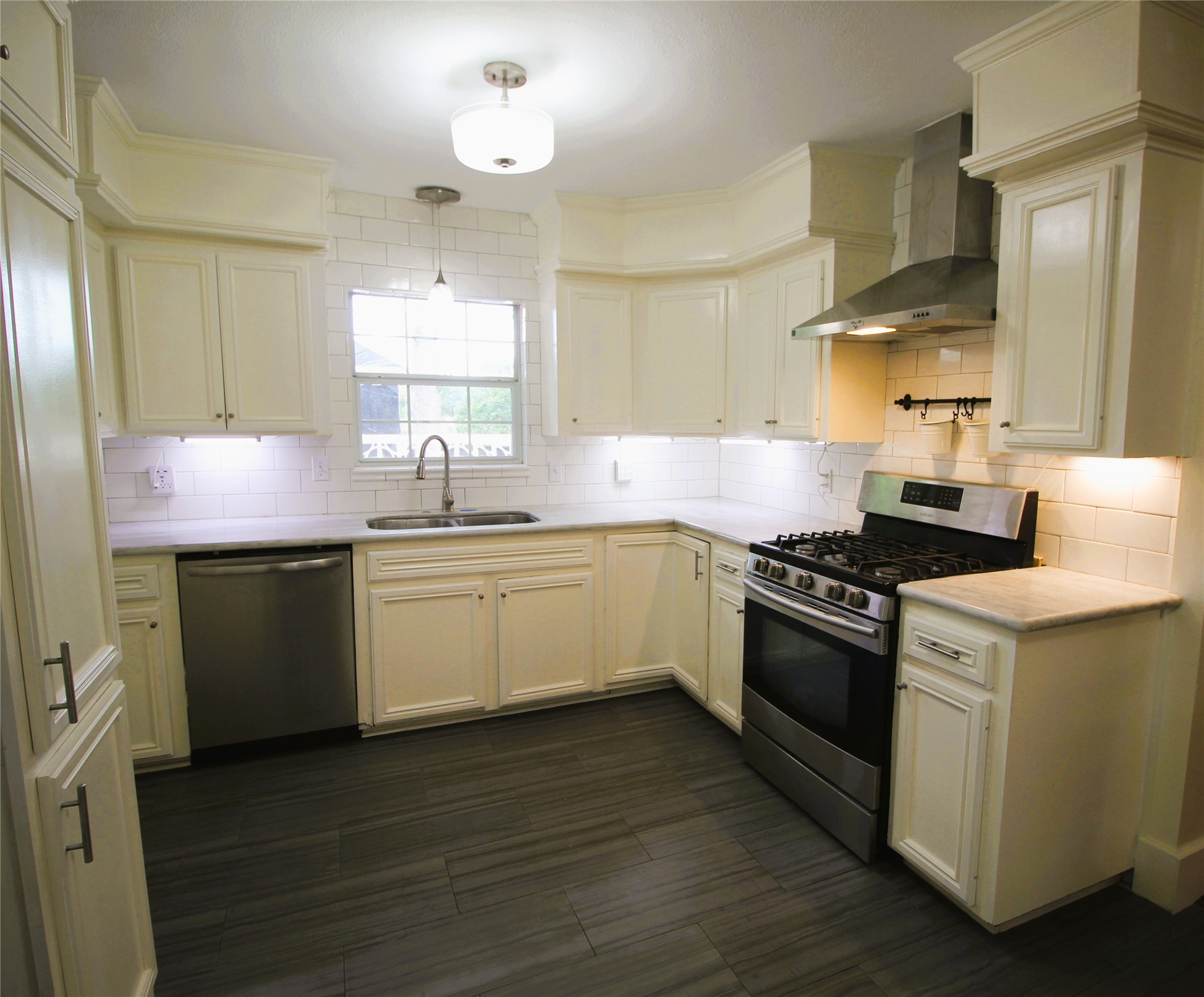 6729 Sylvan Road Property Photo 7