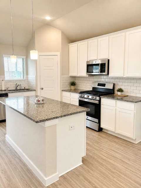 8150 Royal Breeze Drive Property Photo 3