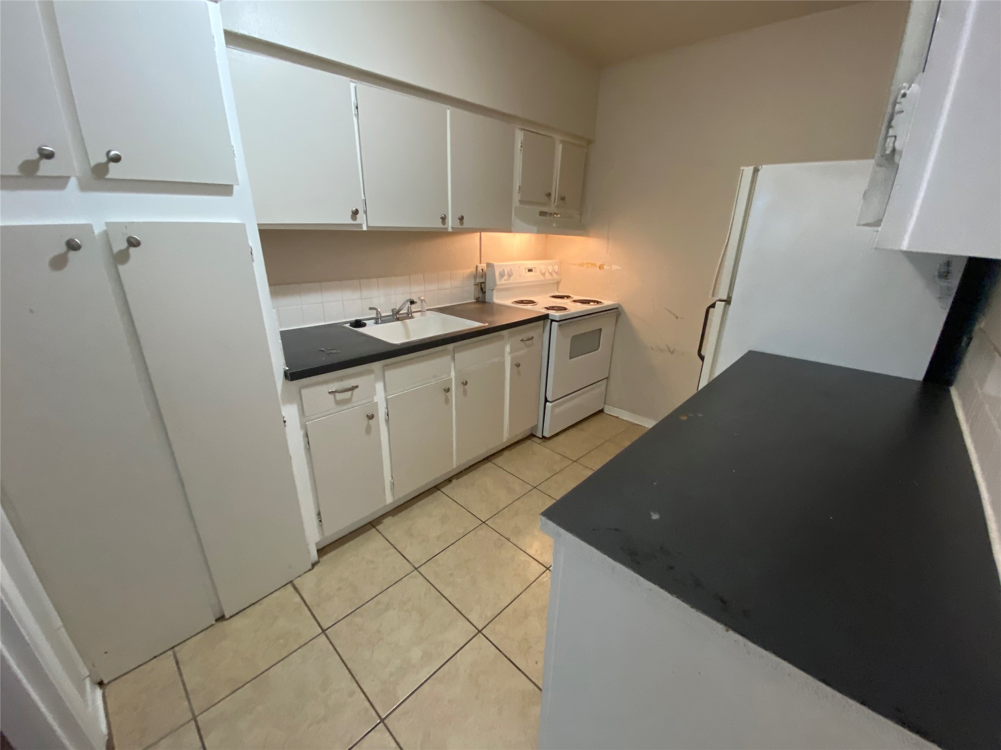 502 West Alabama Street 15 Property Photo 7