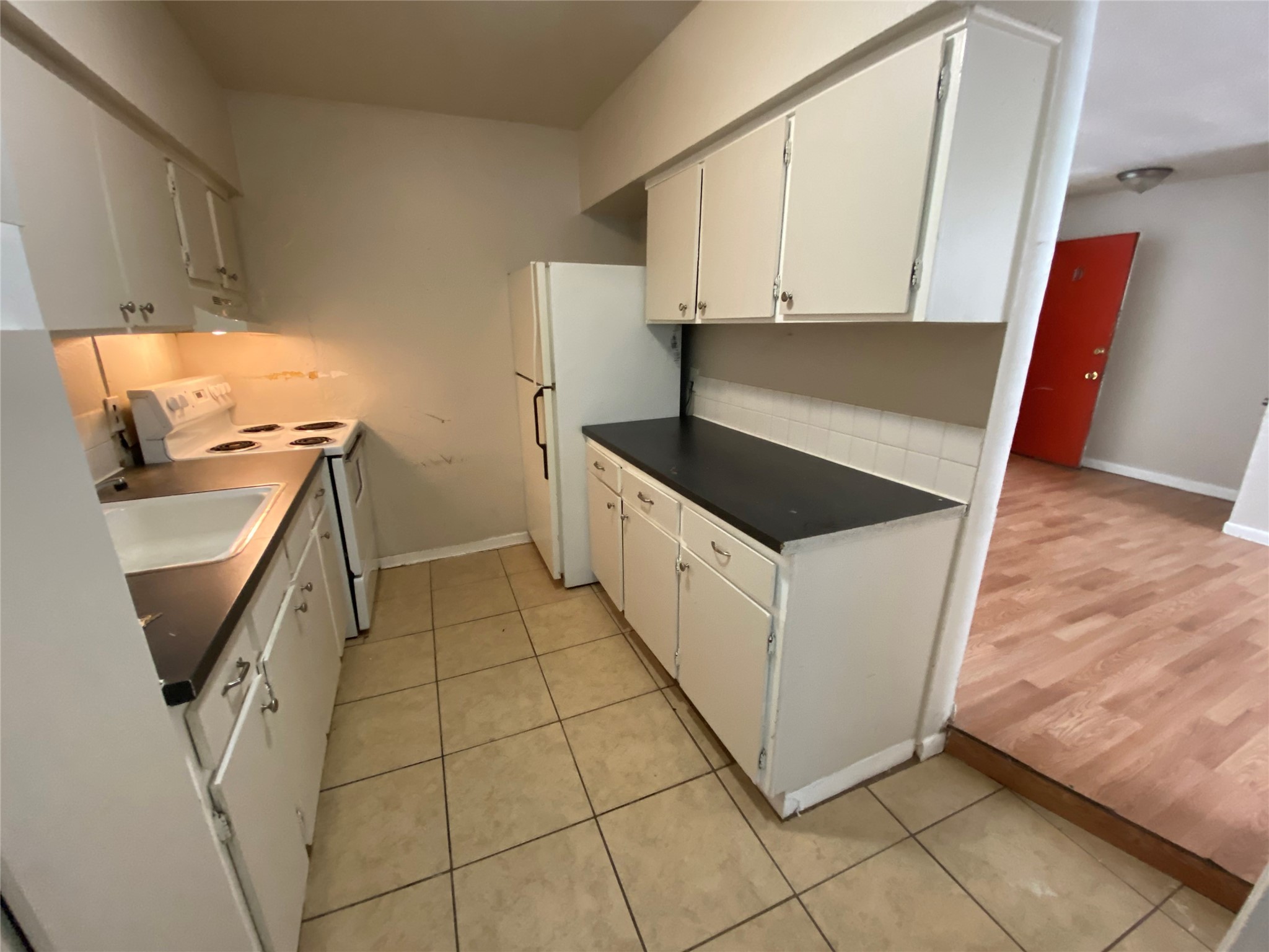 502 West Alabama Street 15 Property Photo 8