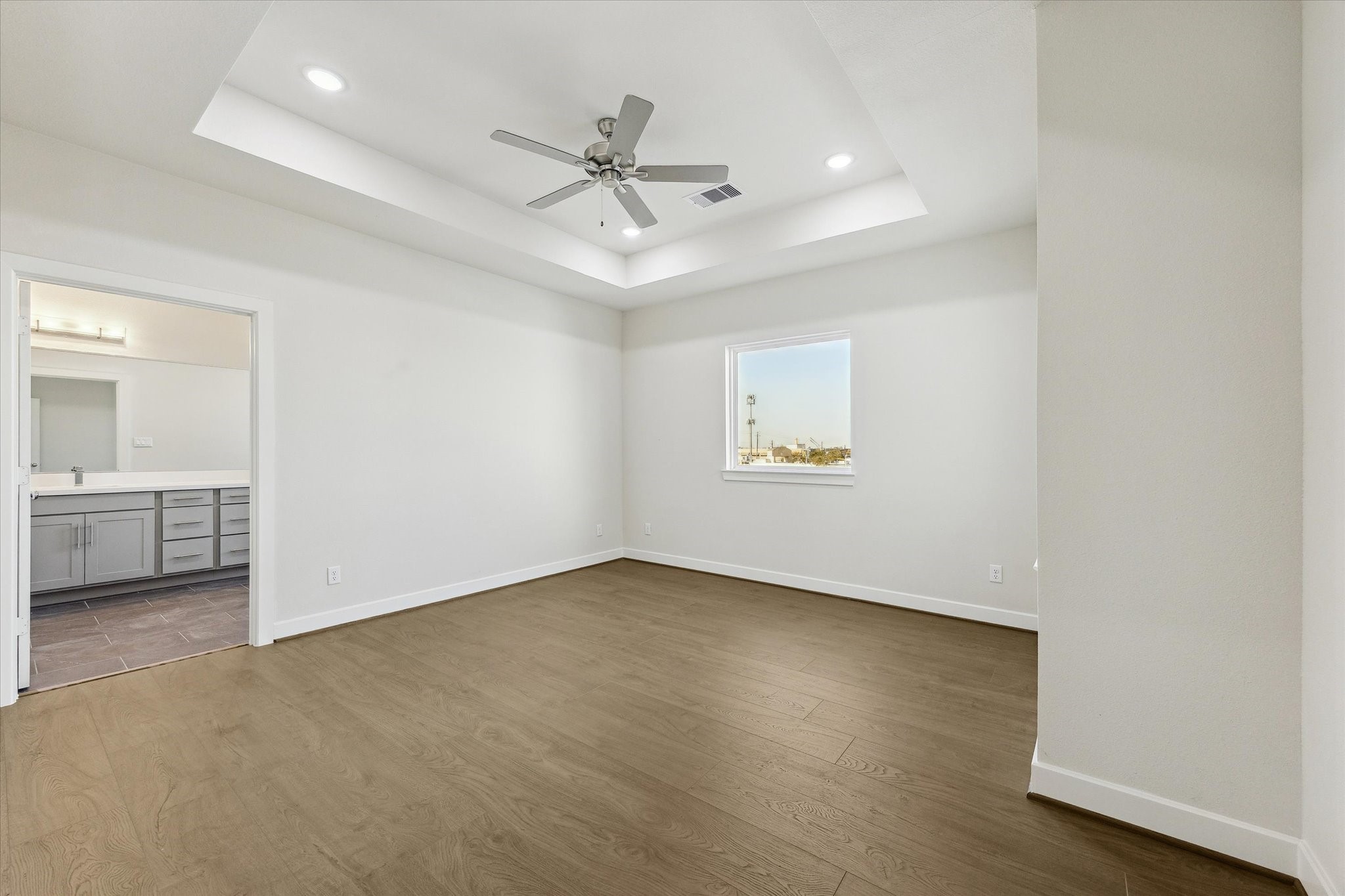 412 N Stiles Street Property Photo 6