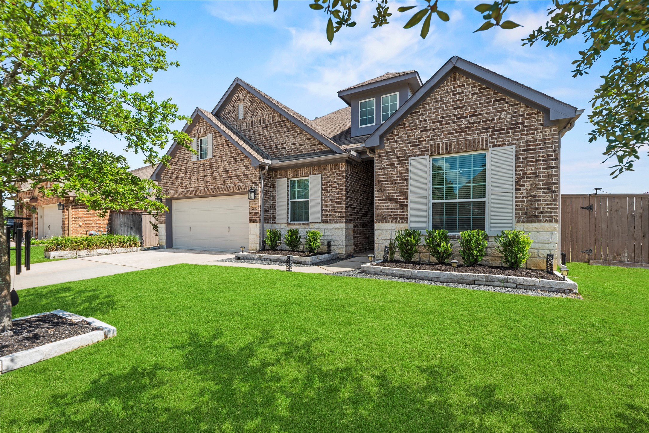 25102 Dovetail Cove Court Property Photo 1