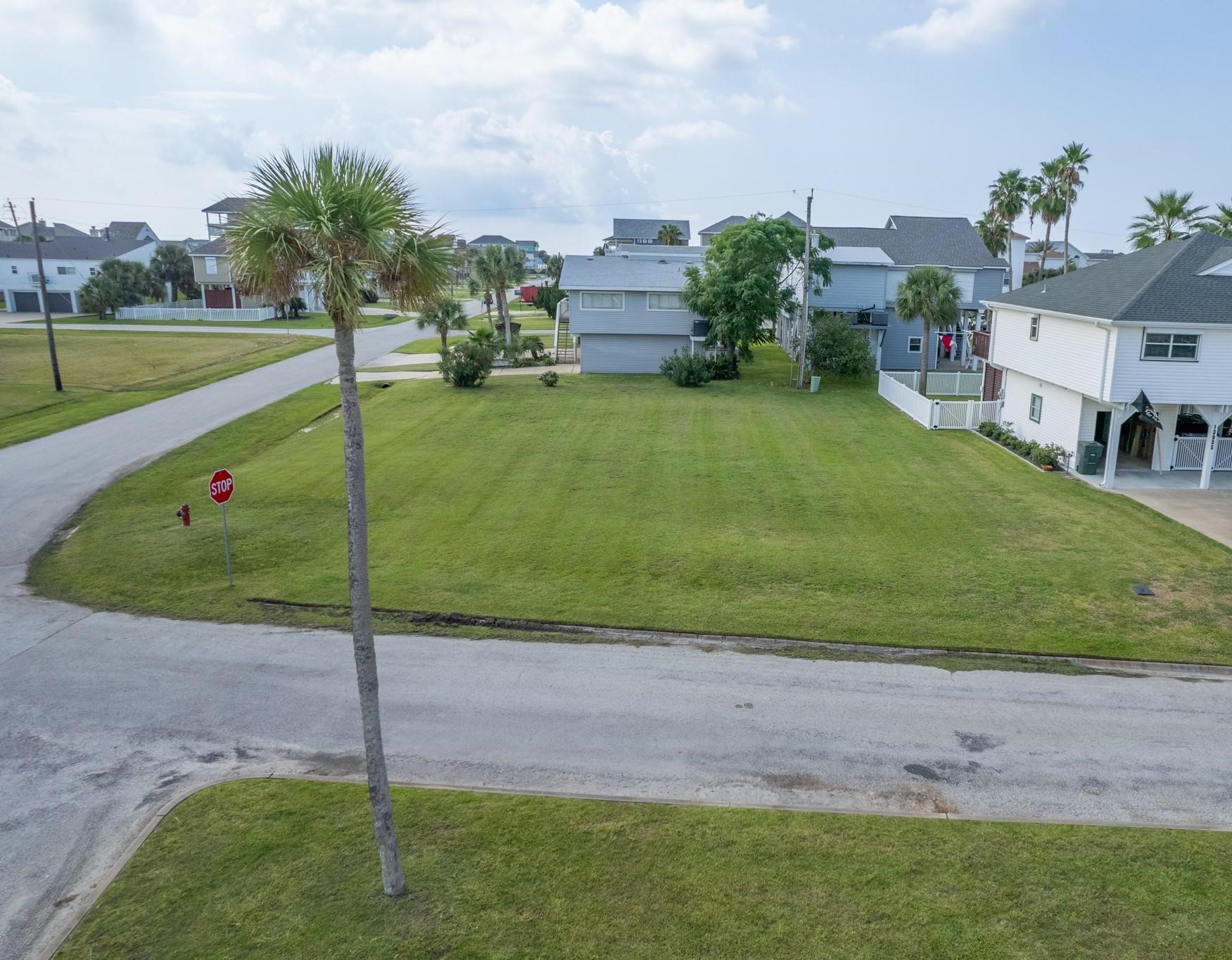 13903 Pirates Beach Boulevard Property Photo 1