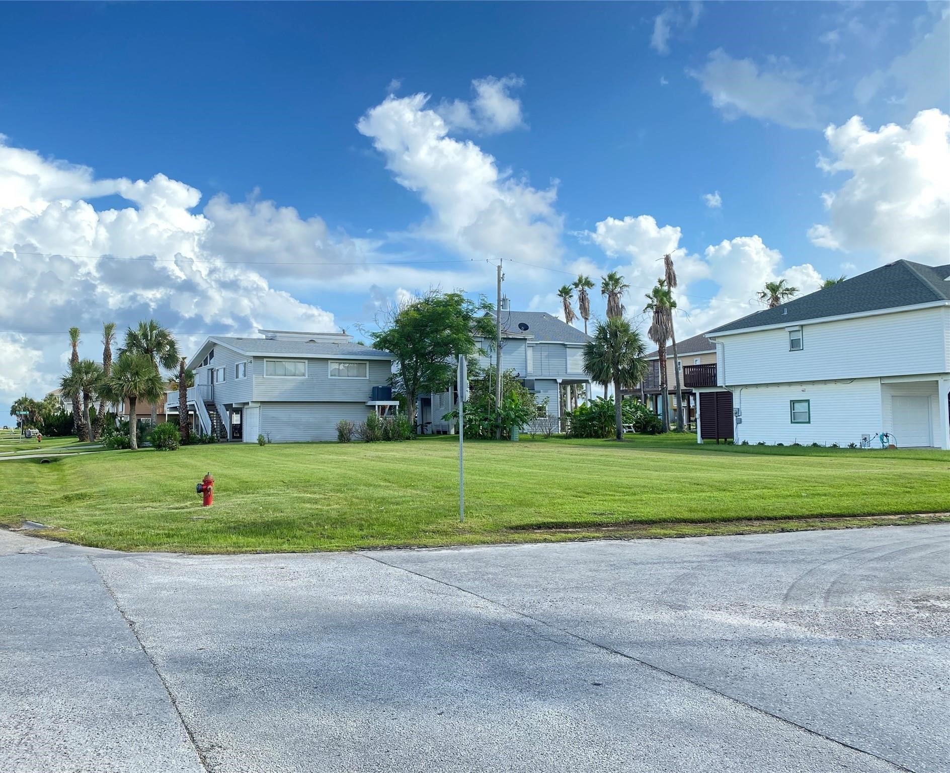 13903 Pirates Beach Boulevard Property Photo 2