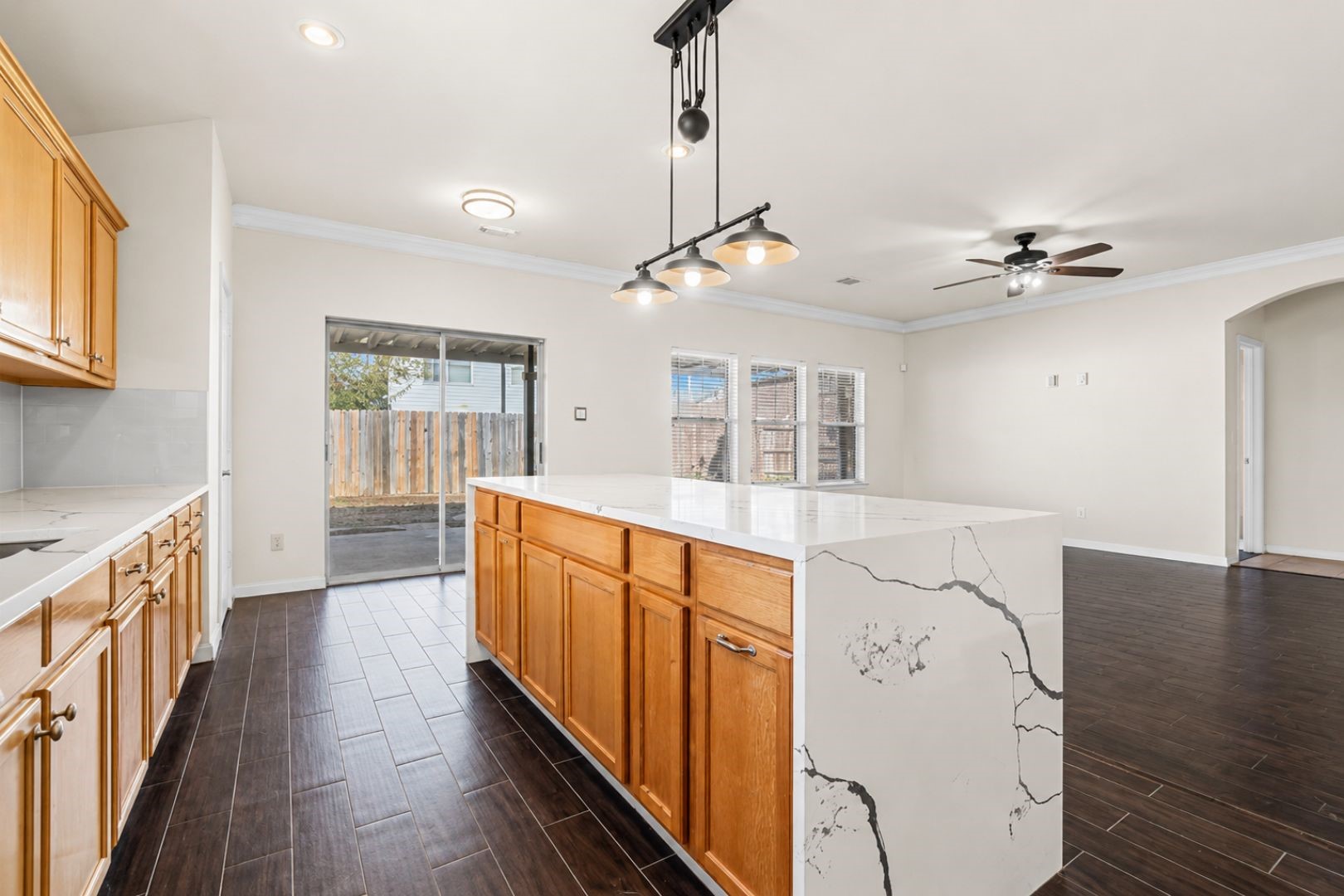 2719 Riverhollow Lane Property Photo 6