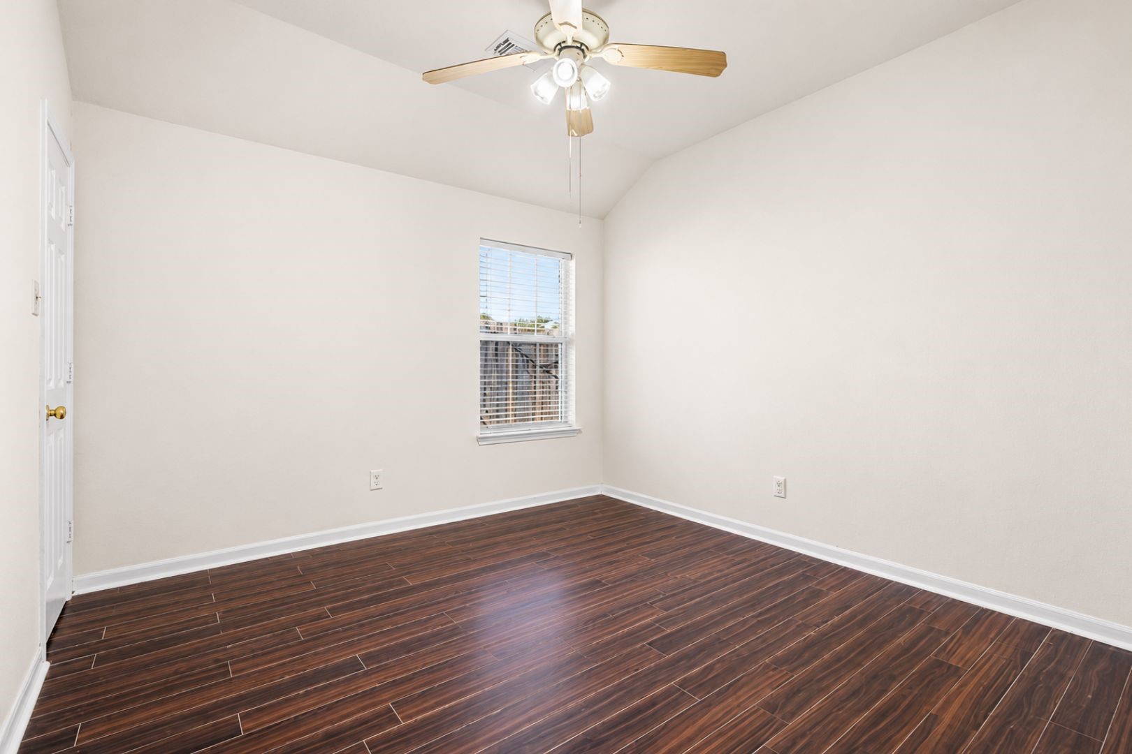 2719 Riverhollow Lane Property Photo 14