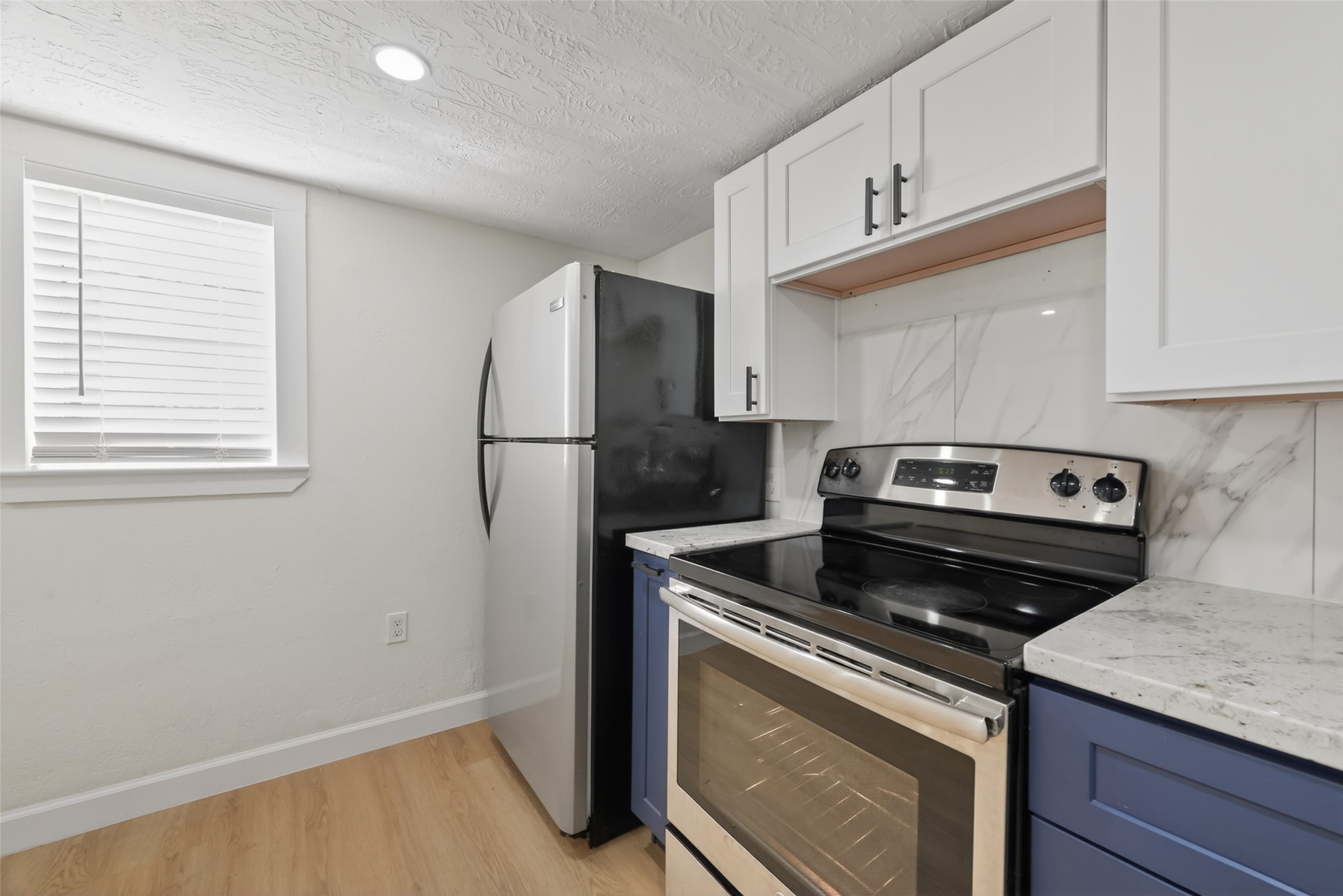 2118 Webster 3 Property Photo 7