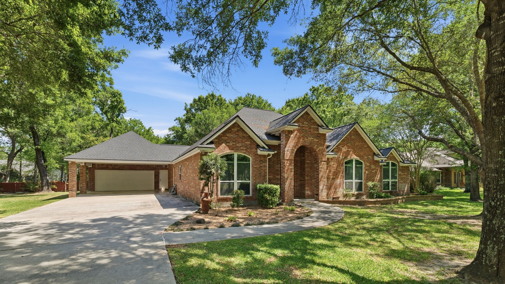 11714 Creek View Lane Property Photo 1