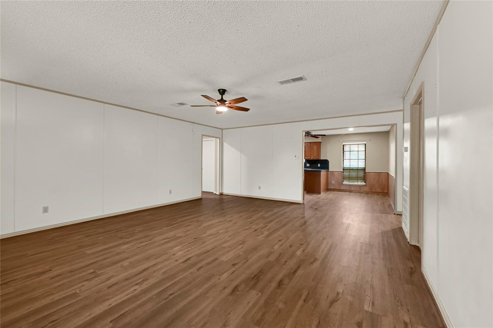 371 Windsor Square Property Photo 6