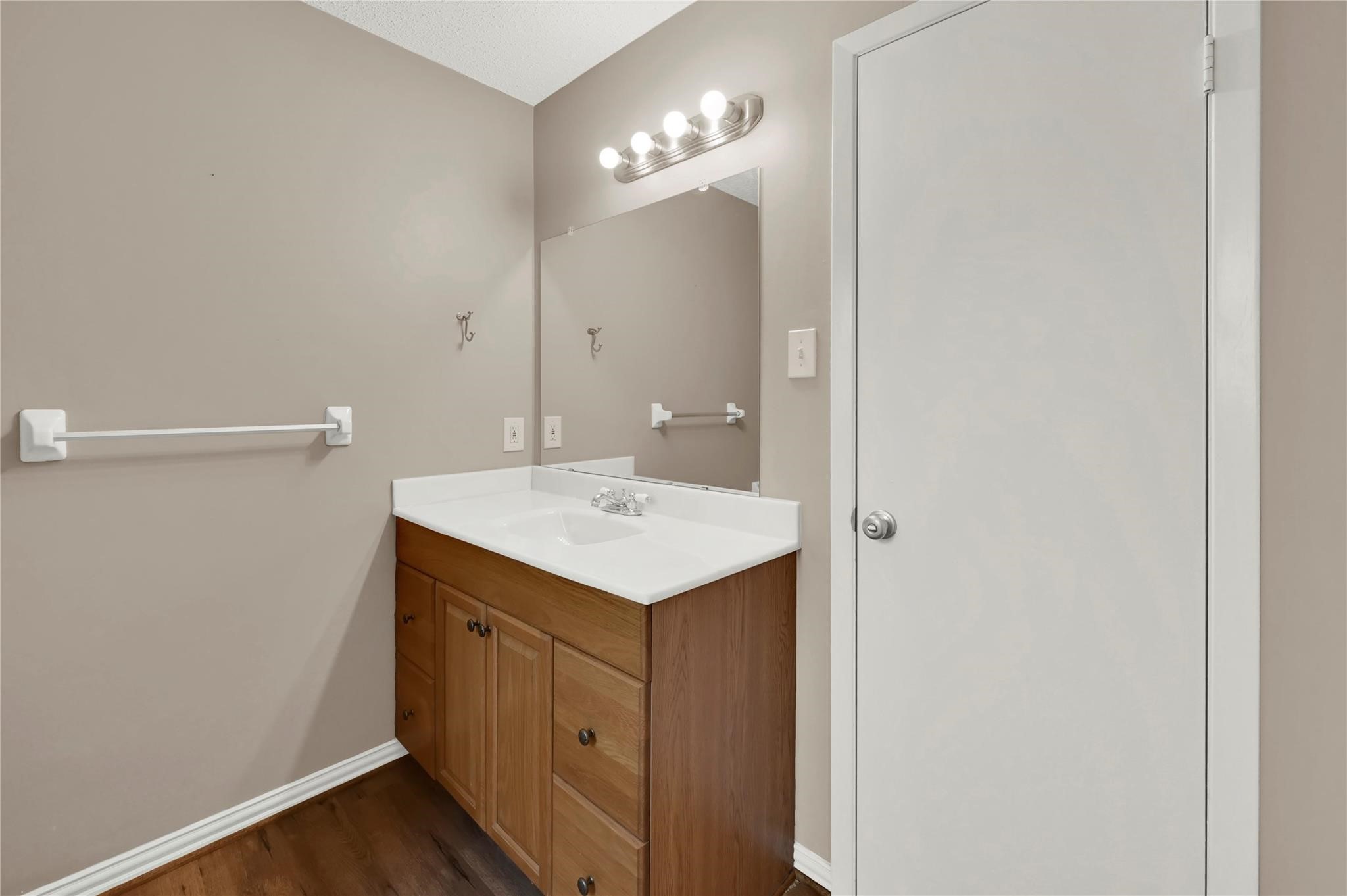 371 Windsor Square Property Photo 12