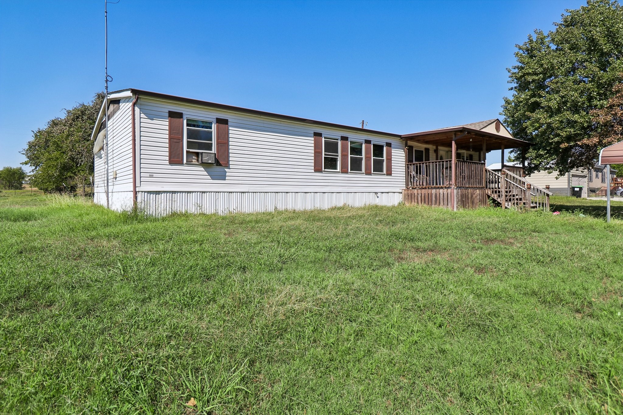 169 Lowrey Circle Property Photo 4