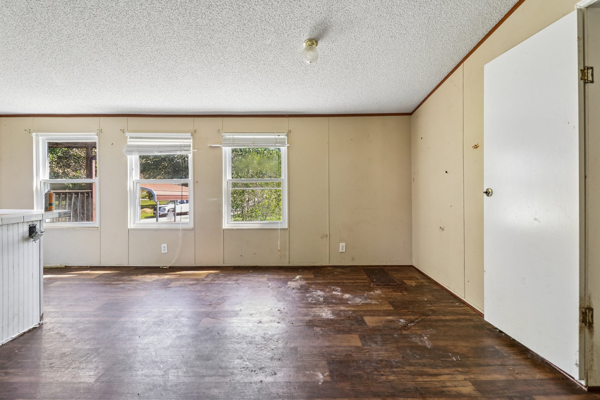 169 Lowrey Circle Property Photo 6