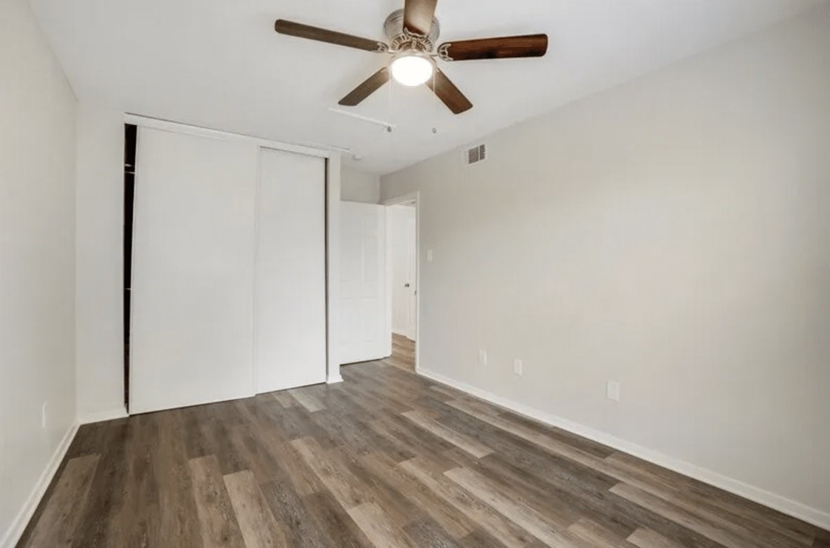 313-319 Rose St Property Photo 6