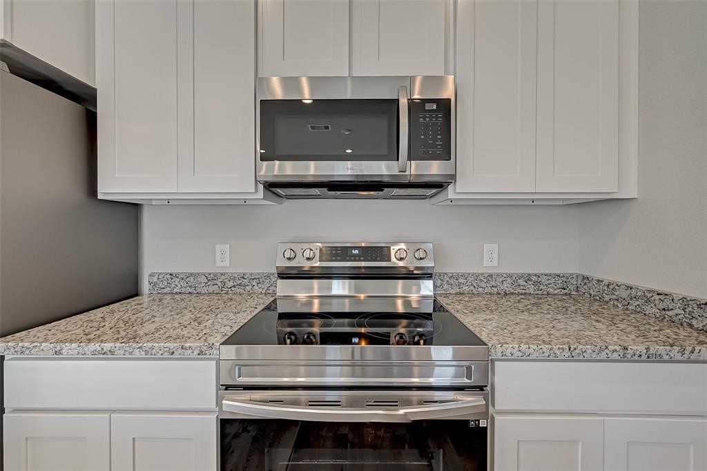 7074 Gentle Breeze Drive Property Photo 6
