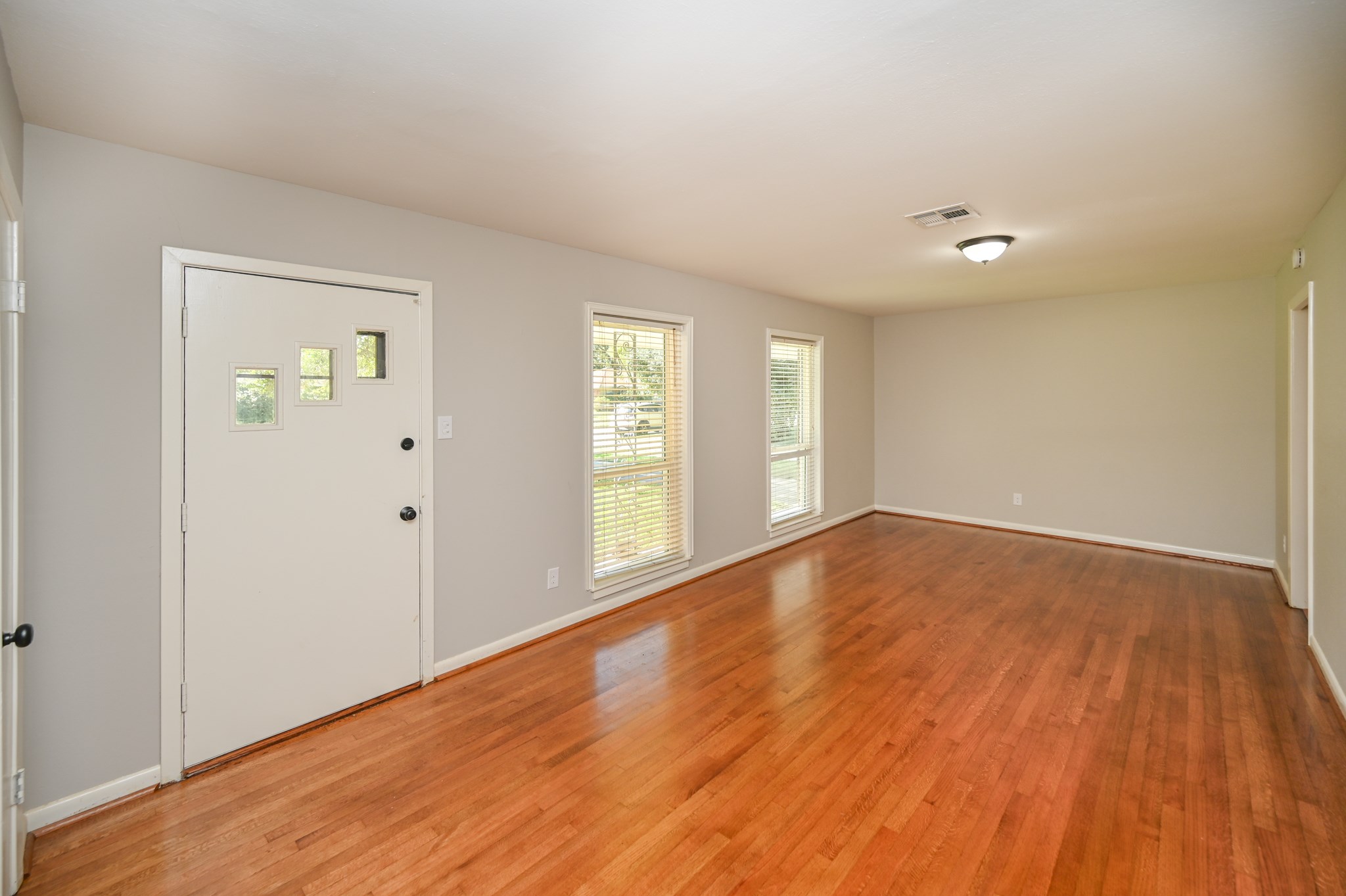 1602 Sheridan Drive Property Photo 3