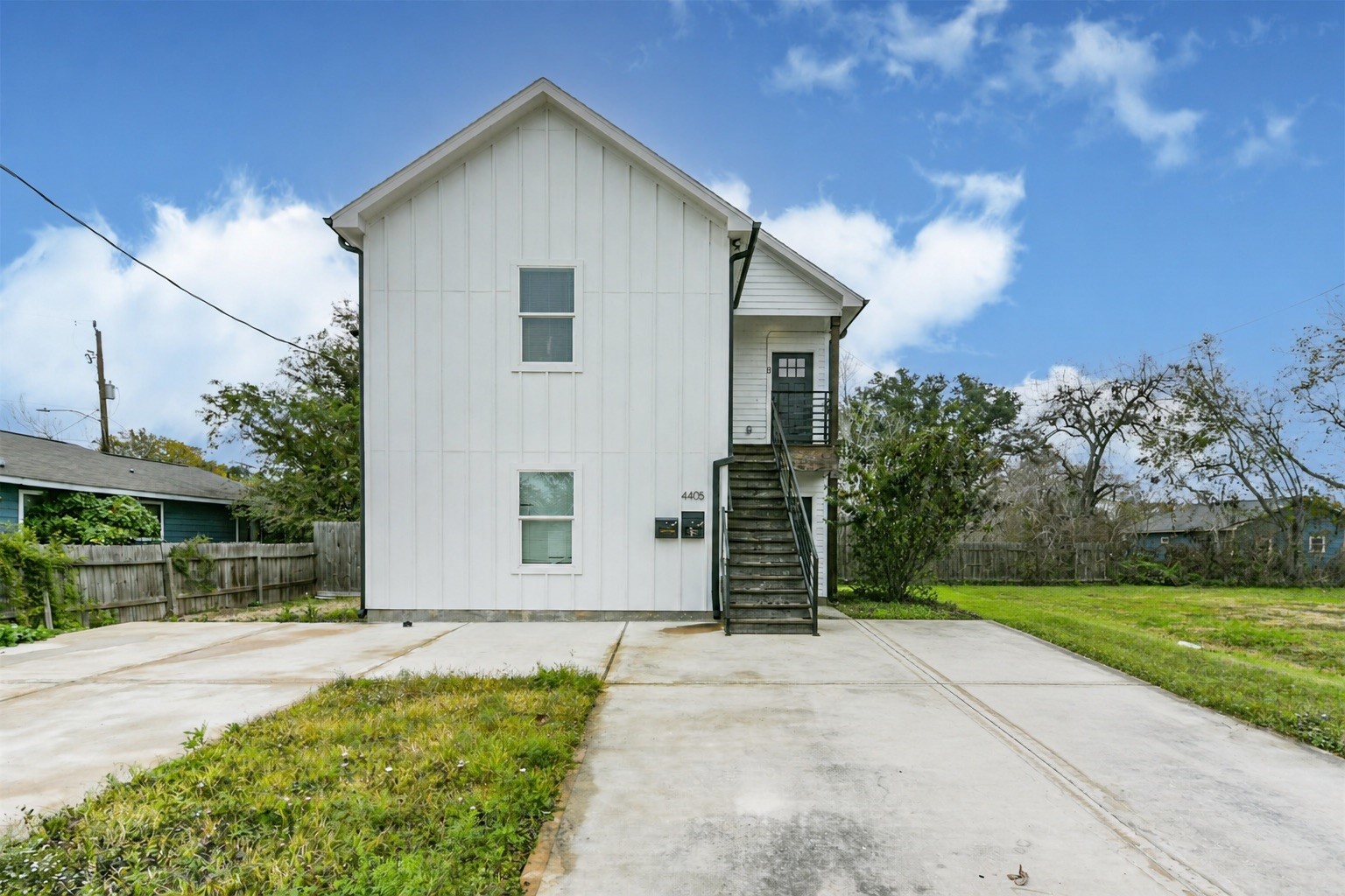 4405 Mallow Street B Property Photo 1