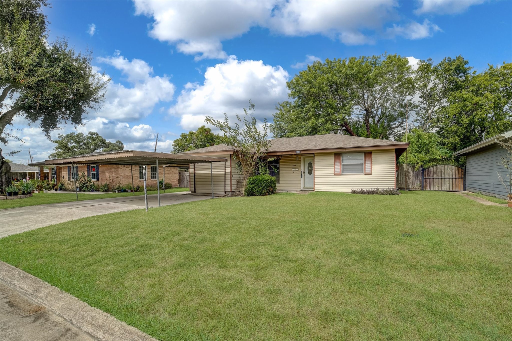 2703 Morningside Lane Property Photo 1