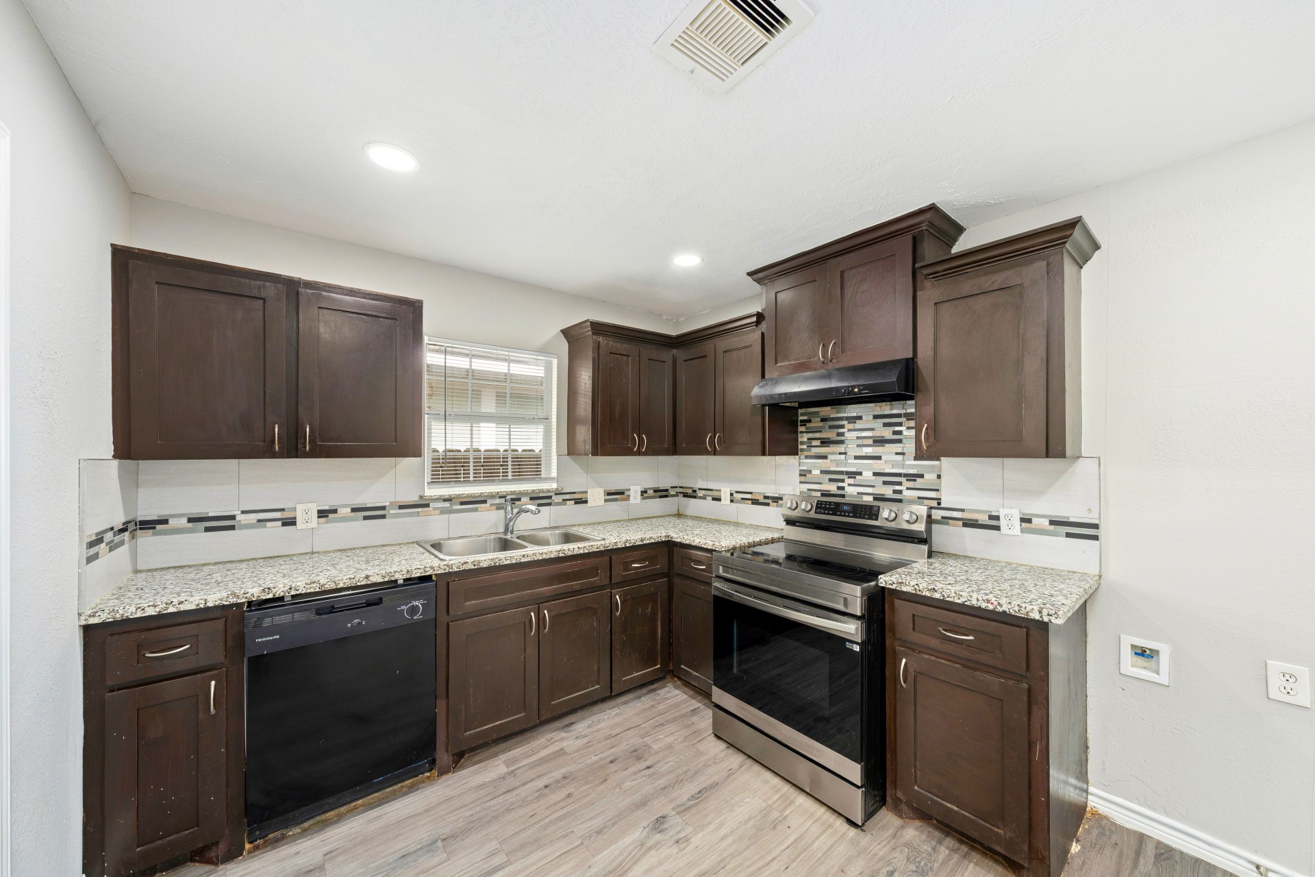 3561 Nathaniel Brown Street Property Photo 6