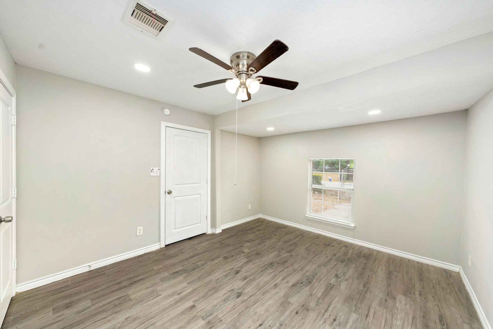 3561 Nathaniel Brown Street Property Photo 7