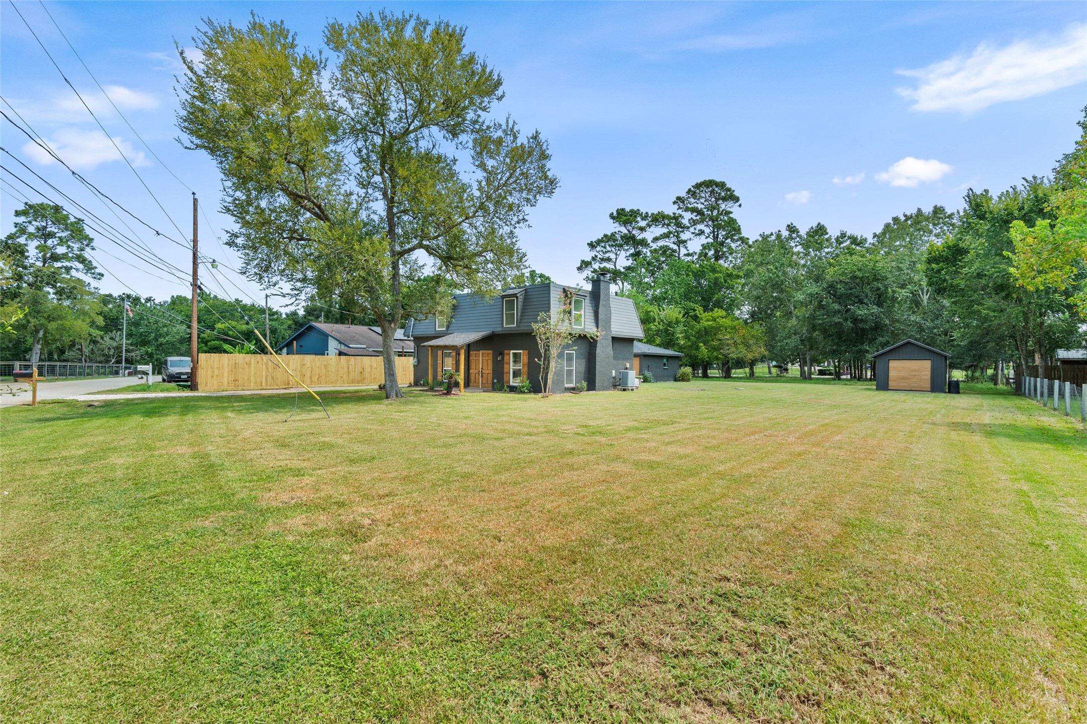 12217 Pine Lane Property Photo 2