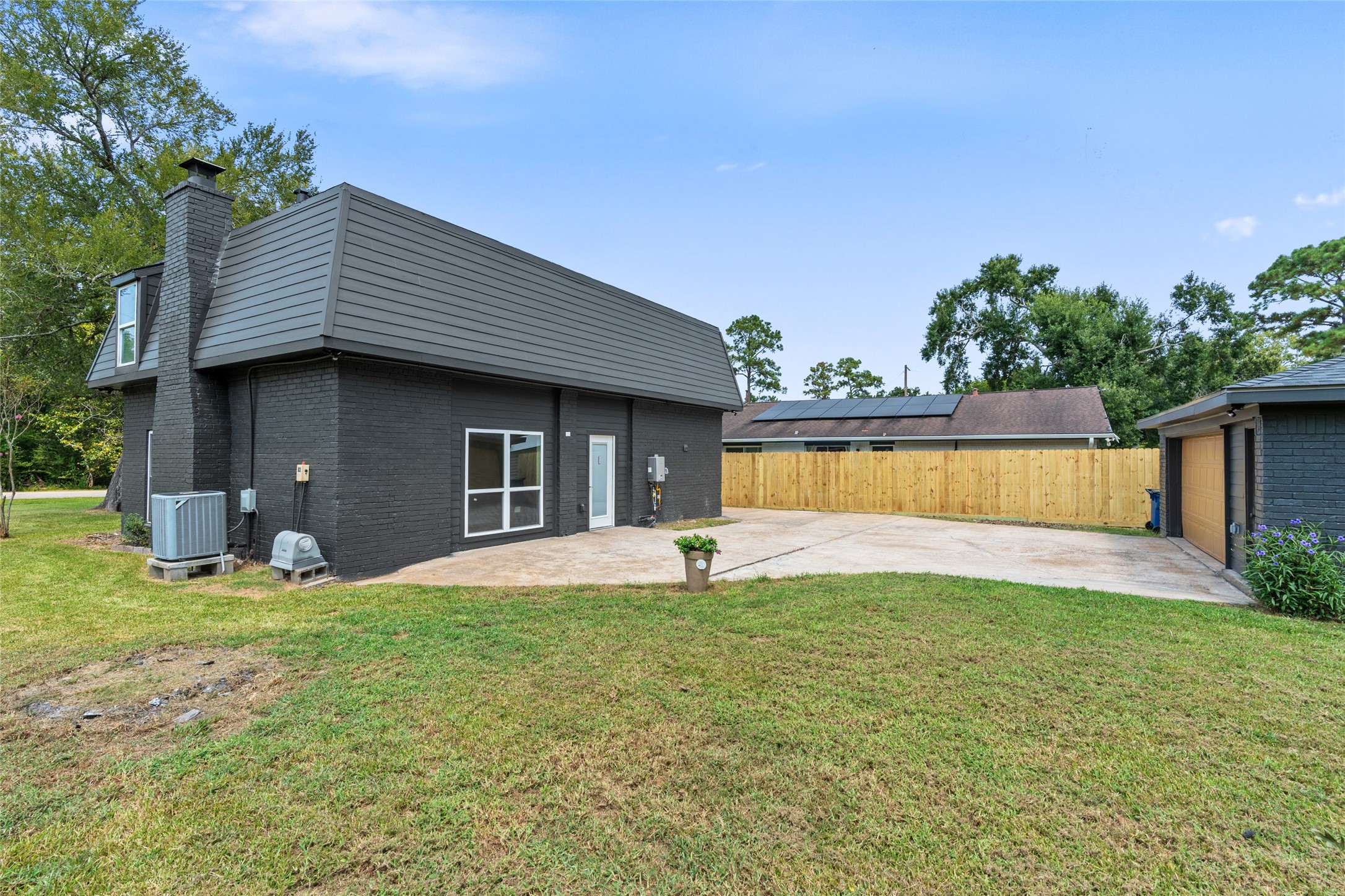 12217 Pine Lane Property Photo 5