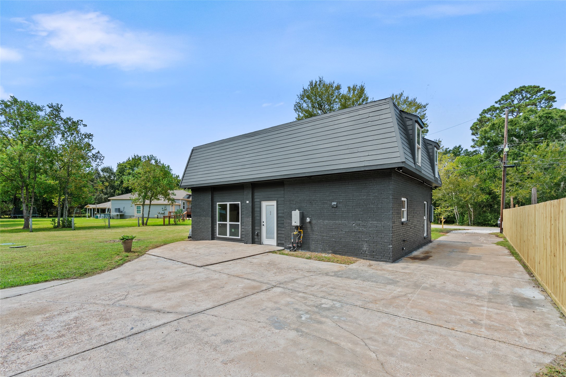 12217 Pine Lane Property Photo 6