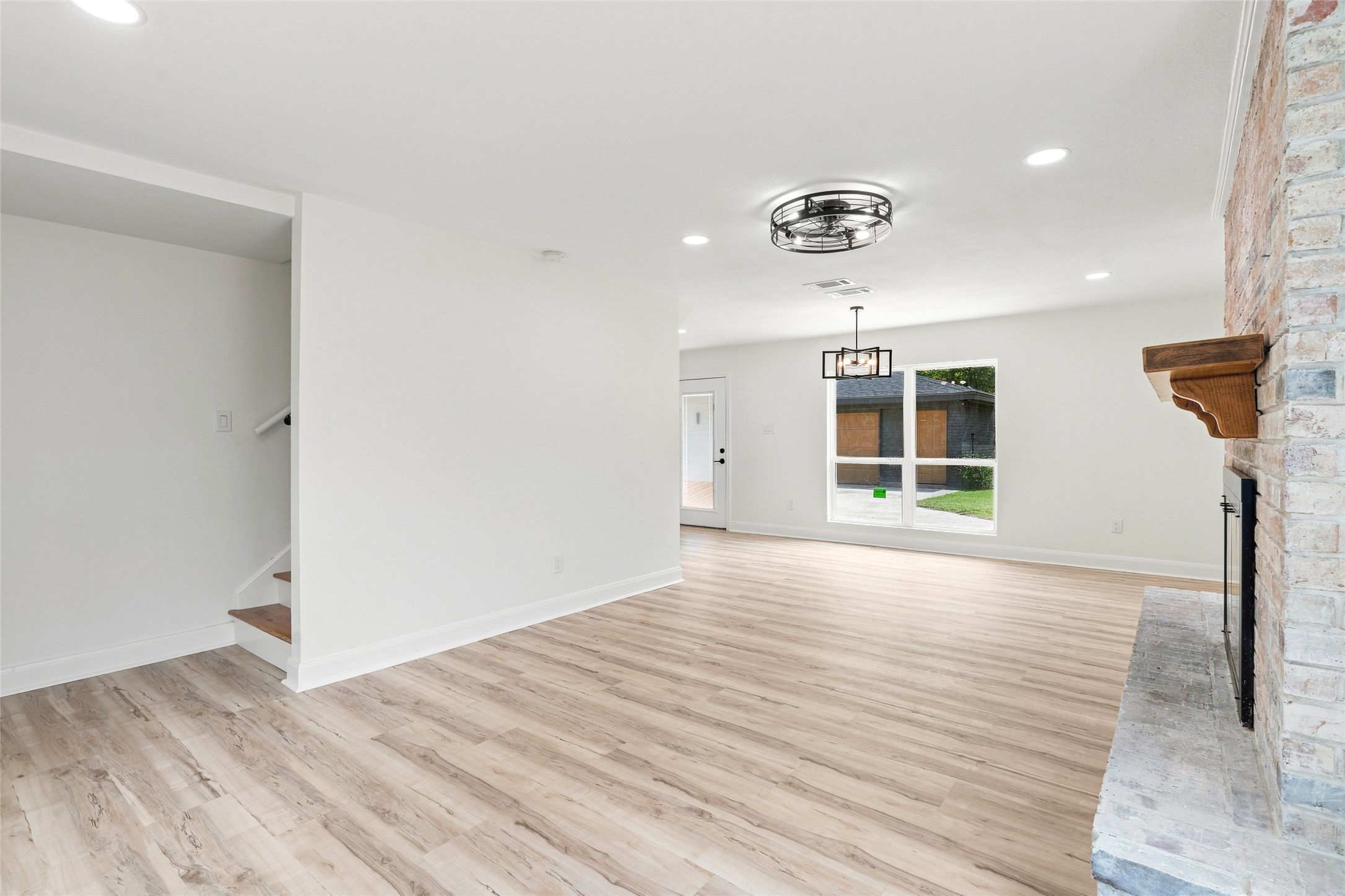 12217 Pine Lane Property Photo 10