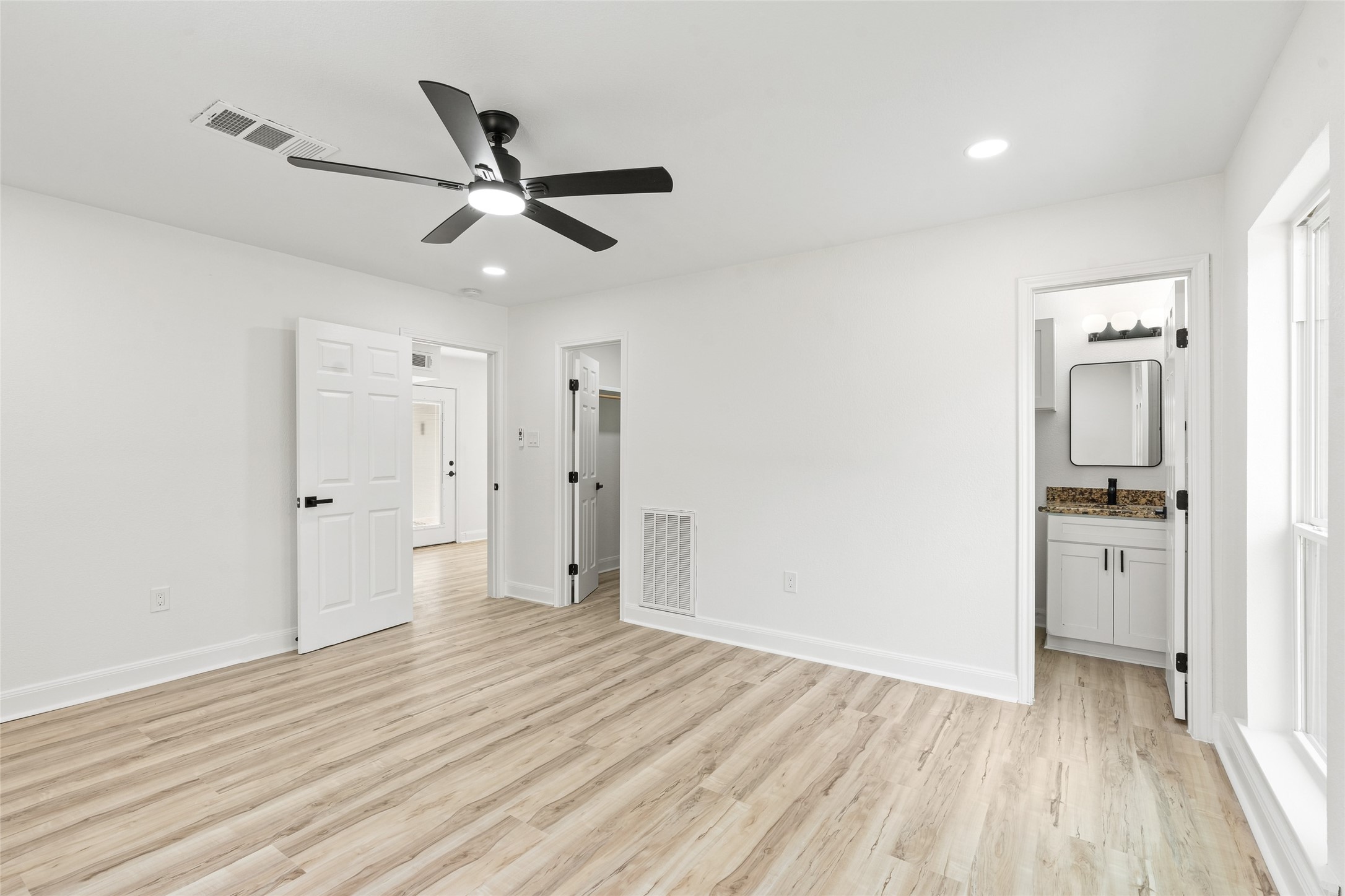 12217 Pine Lane Property Photo 16