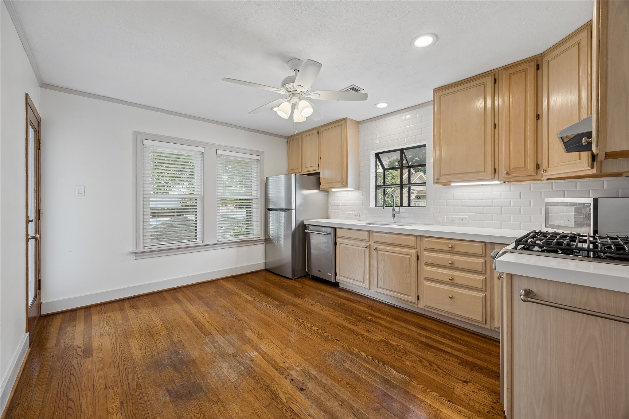 2324 Goldsmith Street B Property Photo 4