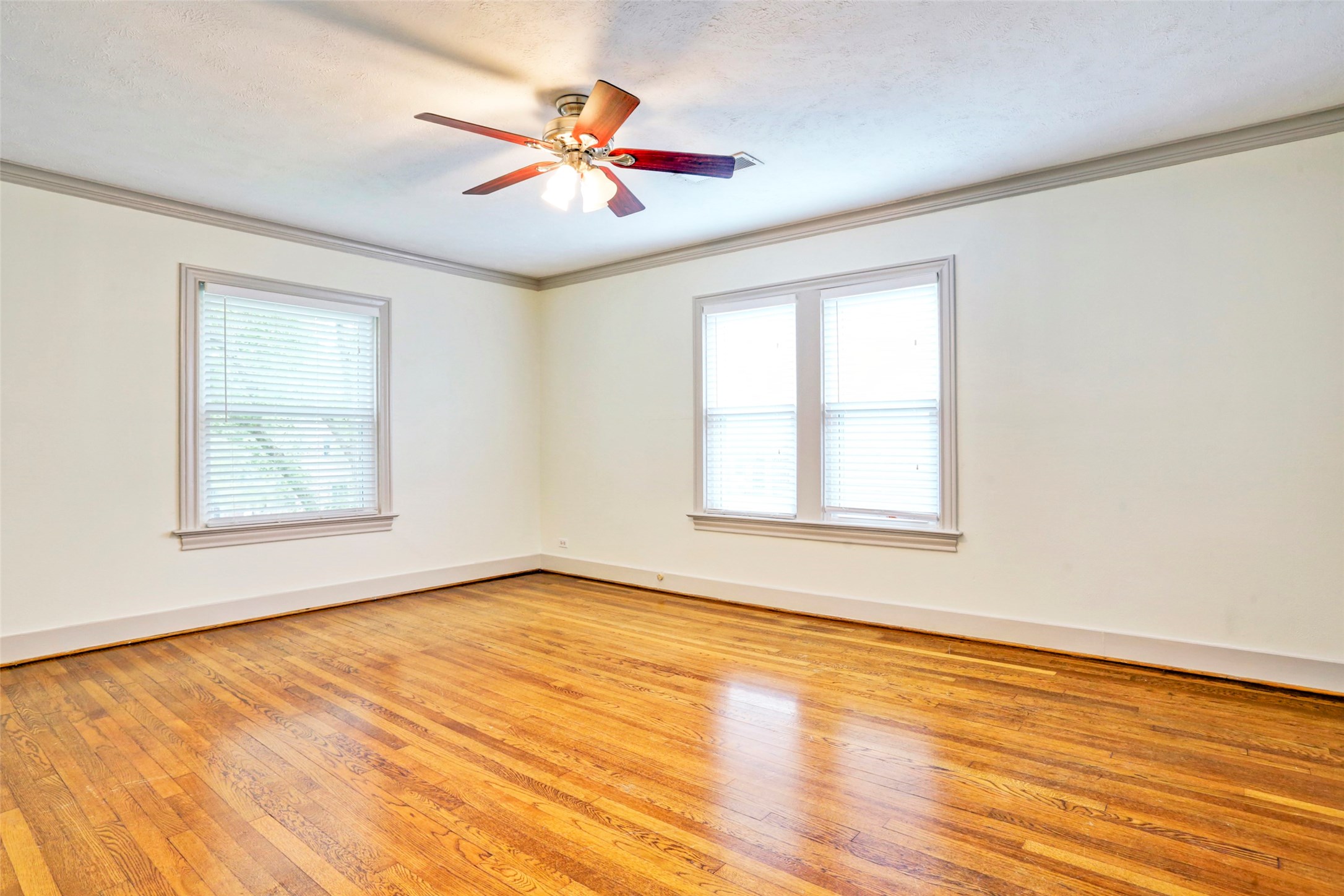2324 Goldsmith Street B Property Photo 6