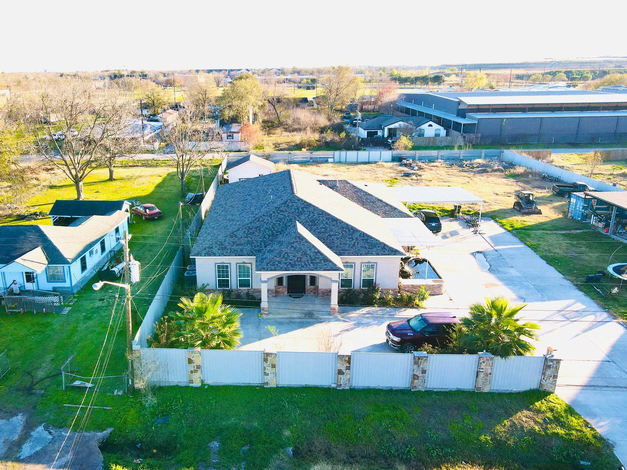 15605 Ennis Road Property Photo 1