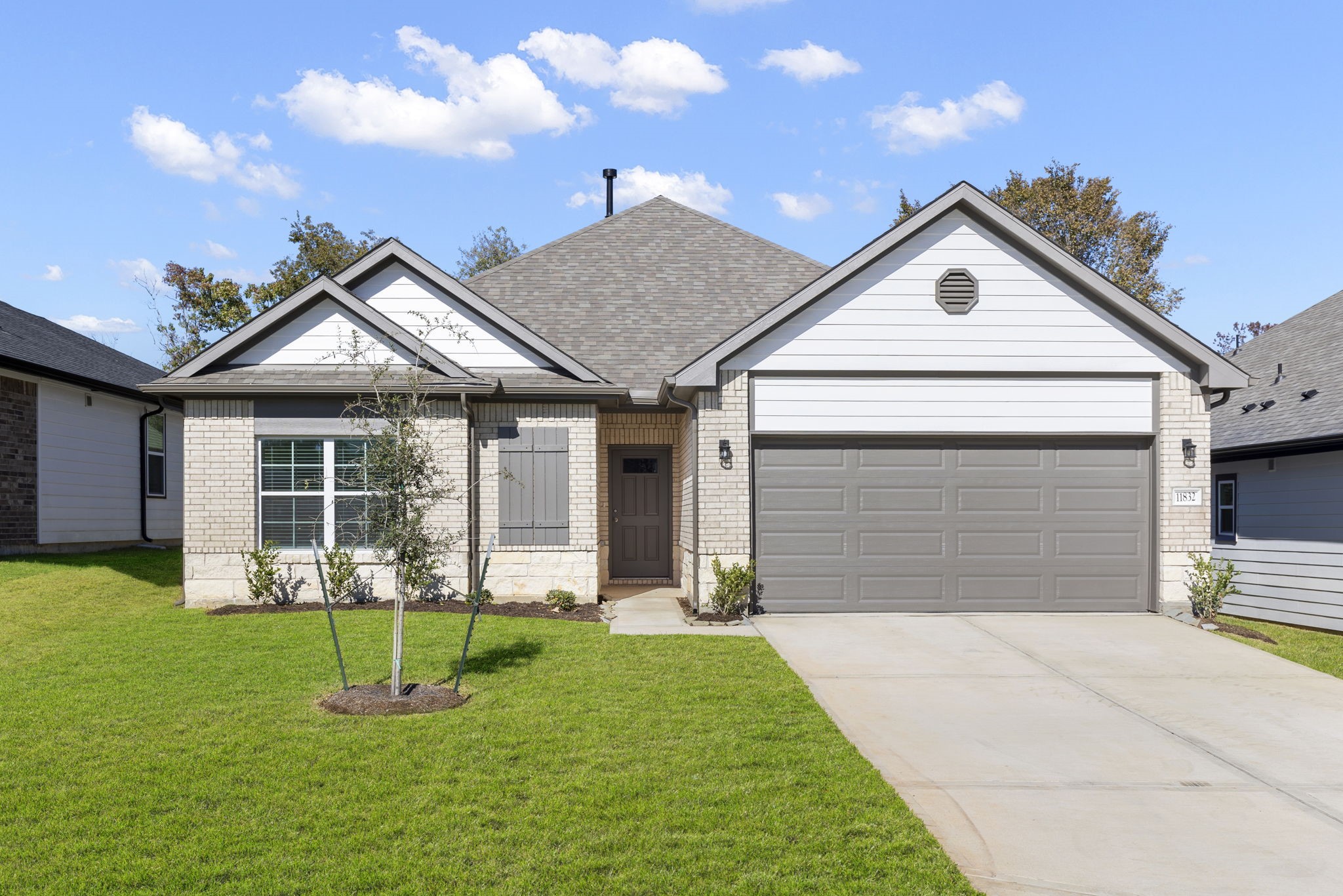 11832 Whirlaway Drive Property Photo 1