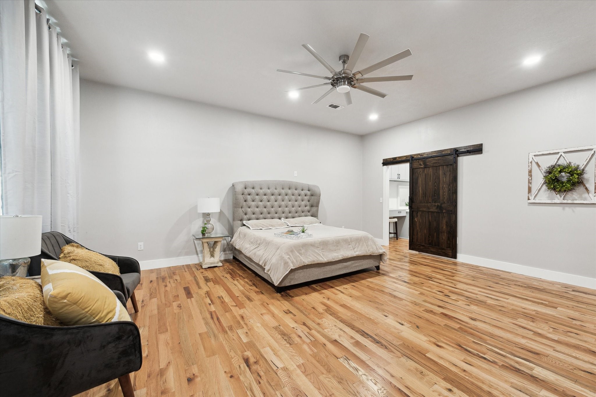 11234 N Loop Road Property Photo 14
