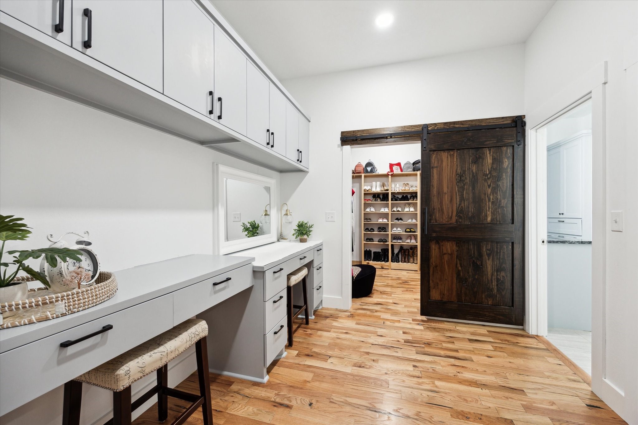 11234 N Loop Road Property Photo 18