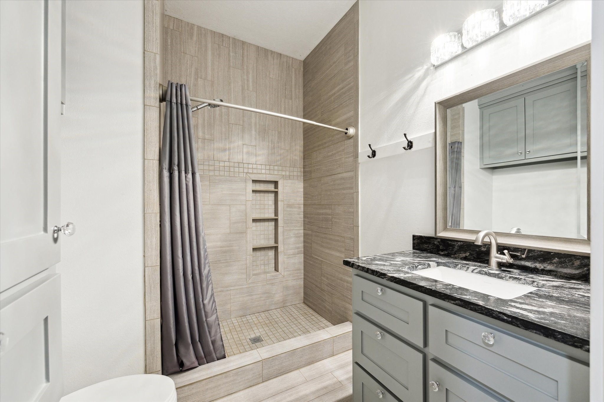 11234 N Loop Road Property Photo 25